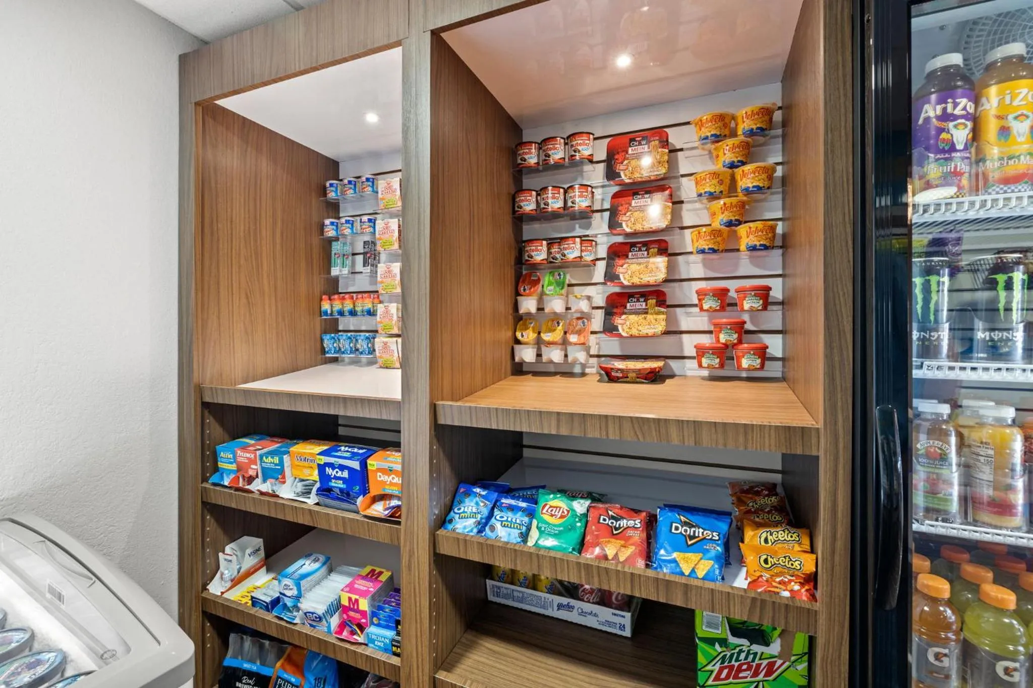 Food and drinks in Clarion Pointe Lakeland I-4