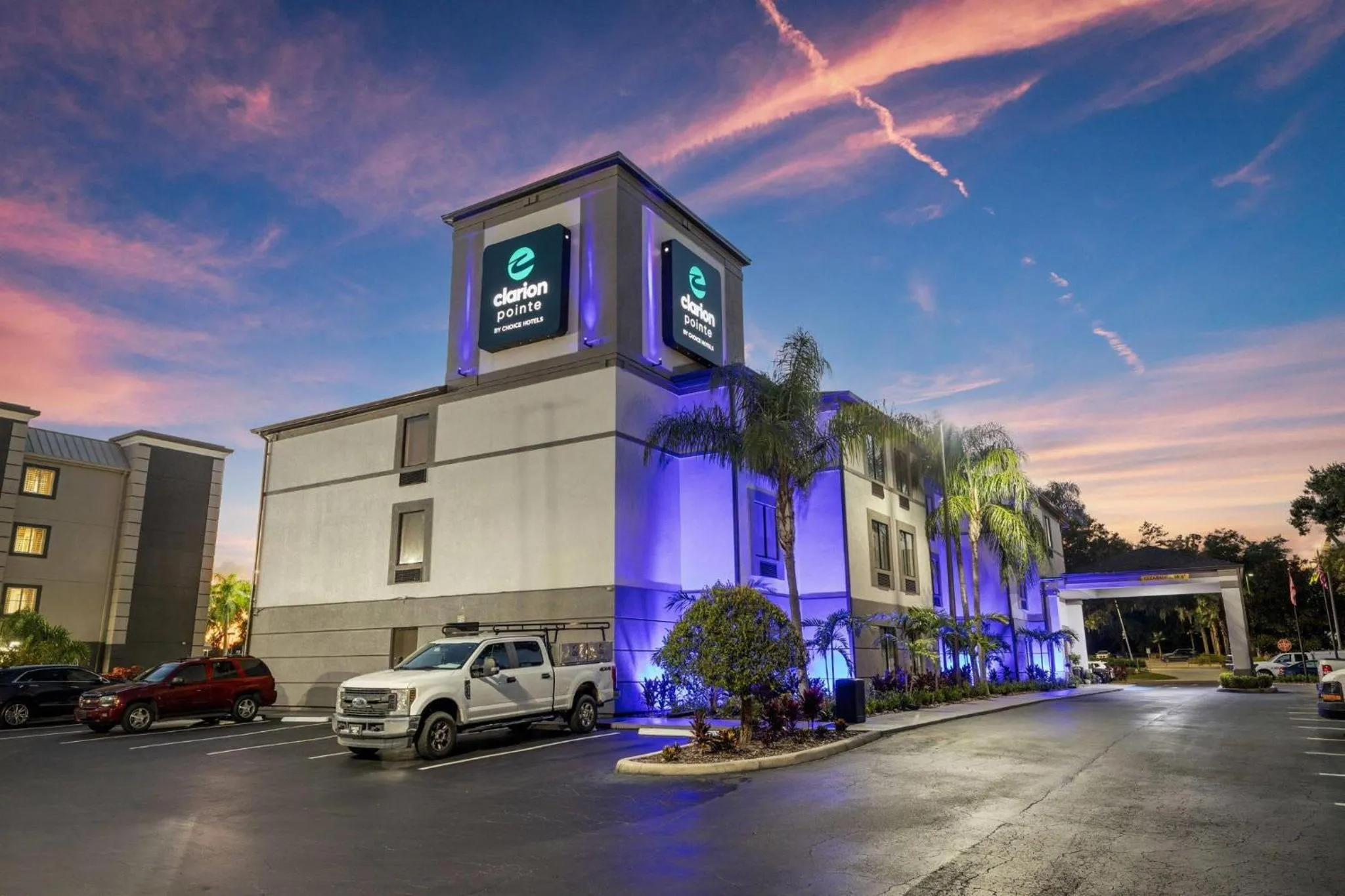 Property building in Clarion Pointe Lakeland I-4