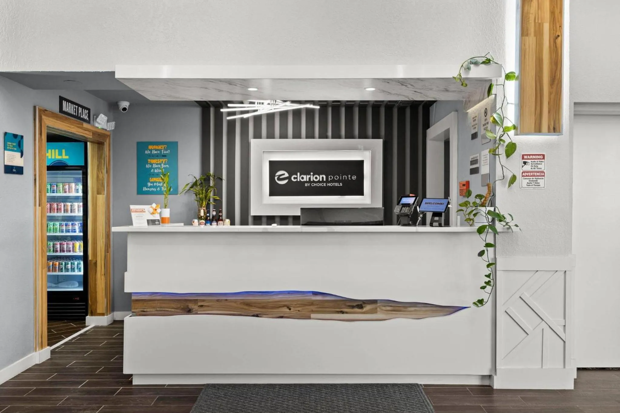 Lobby or reception in Clarion Pointe Lakeland I-4