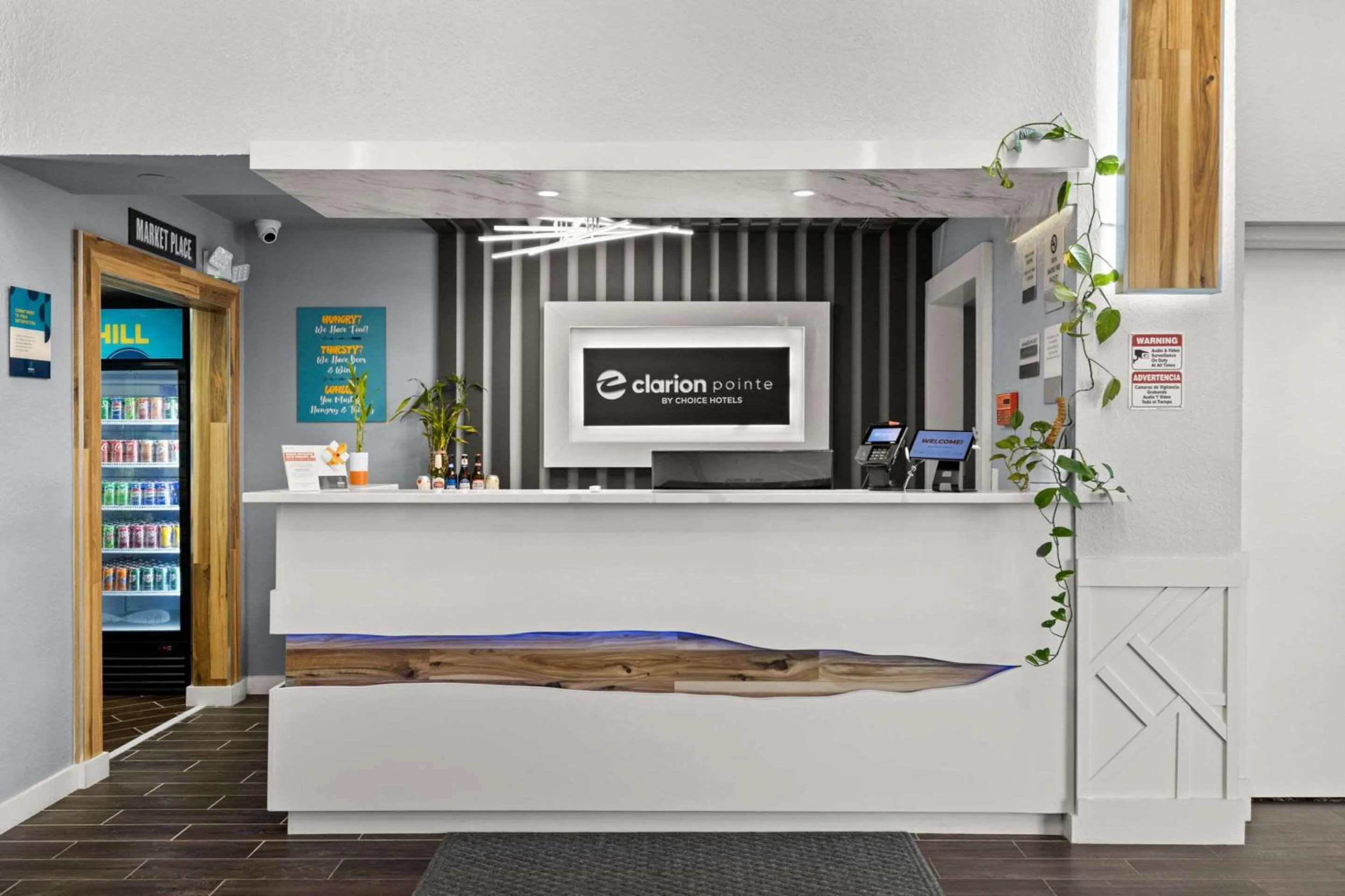 Lobby or reception in Clarion Pointe Lakeland I-4