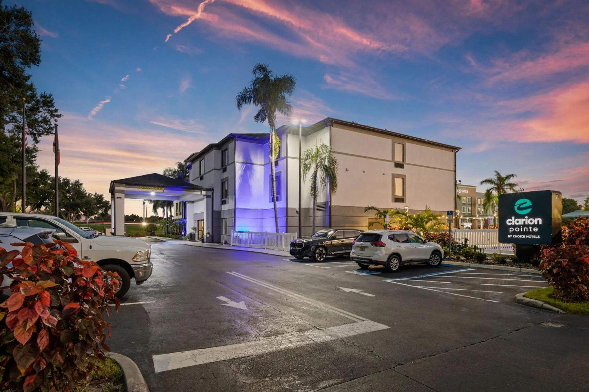 Property building in Clarion Pointe Lakeland I-4