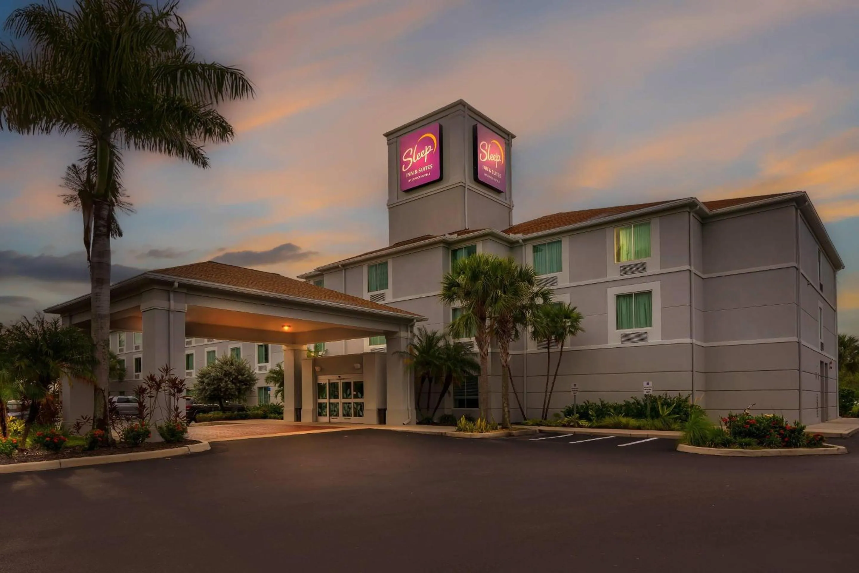 Property building in Sleep Inn & Suites Port Charlotte-Punta Gorda