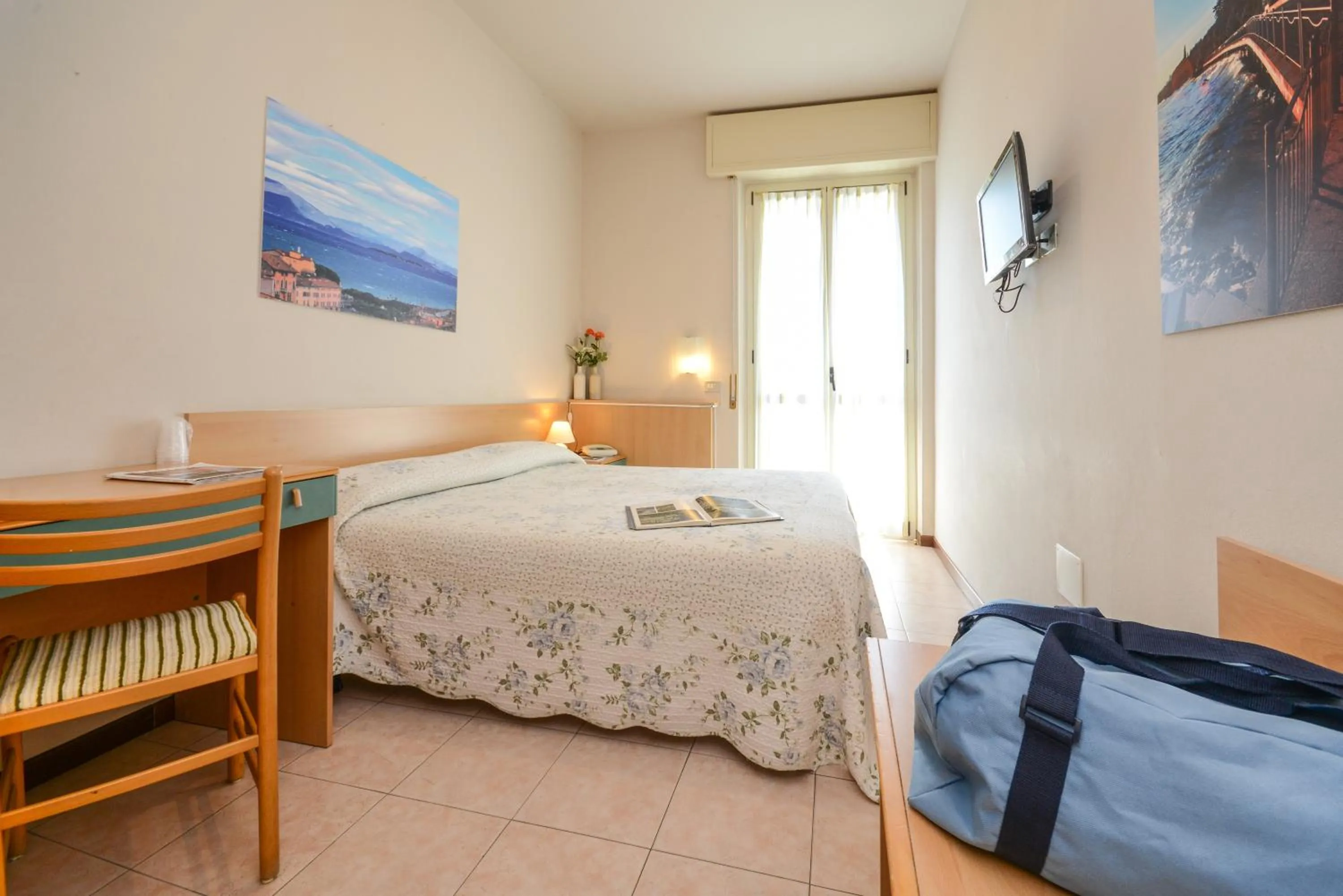 Bedroom, Bed in Hotel Miramar