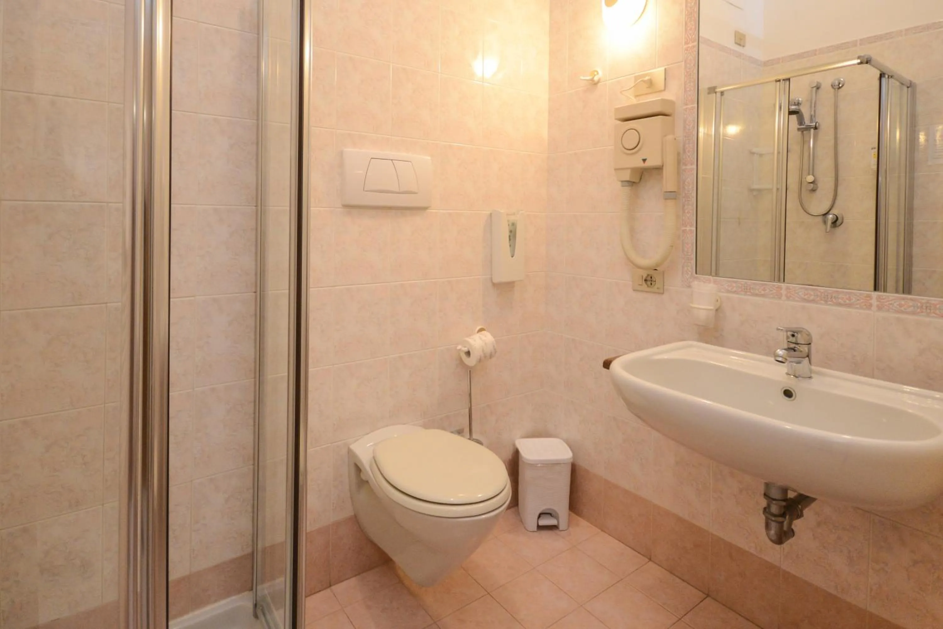 Bathroom in Hotel Miramar