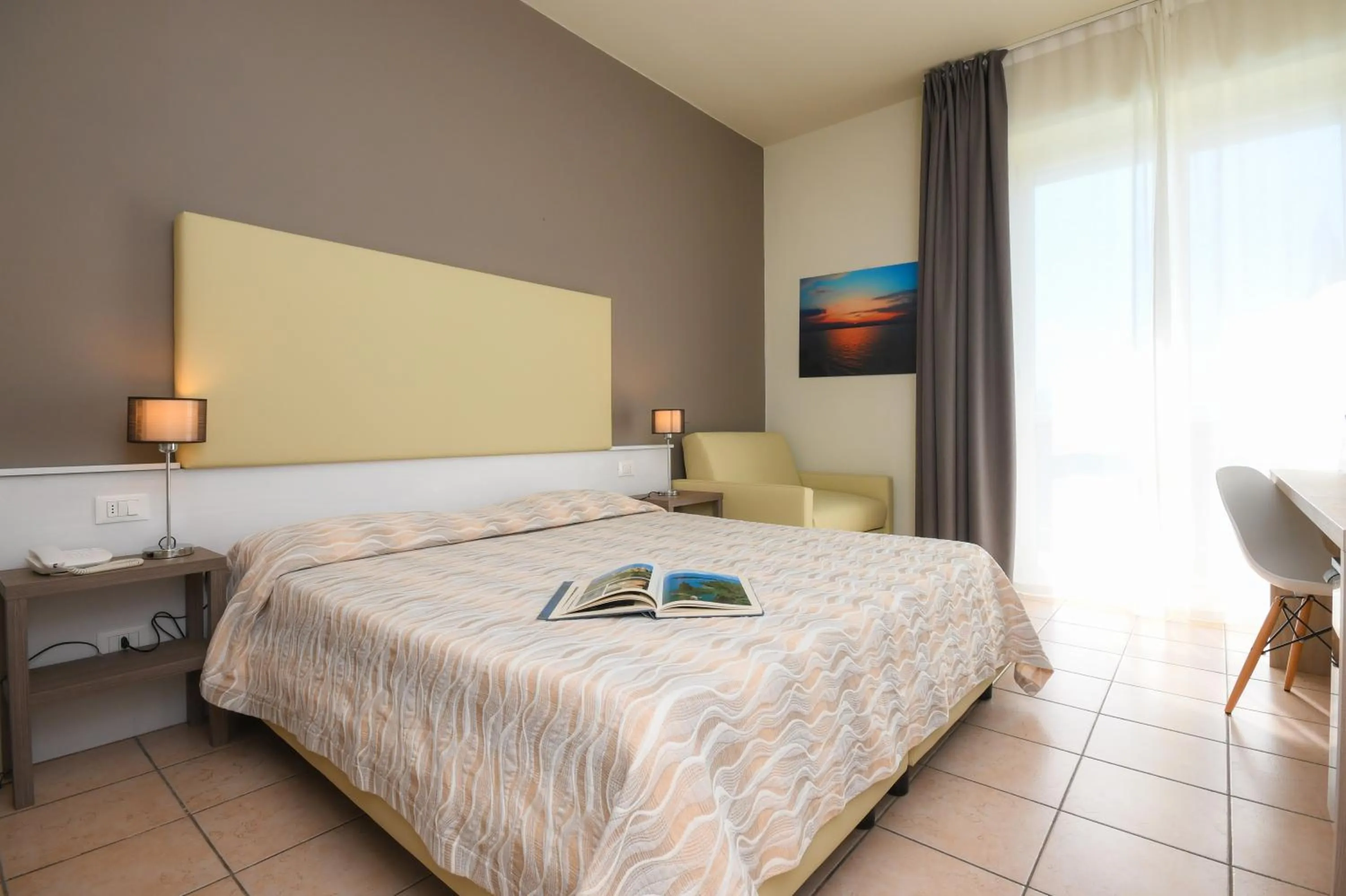 Bedroom, Bed in Hotel Miramar