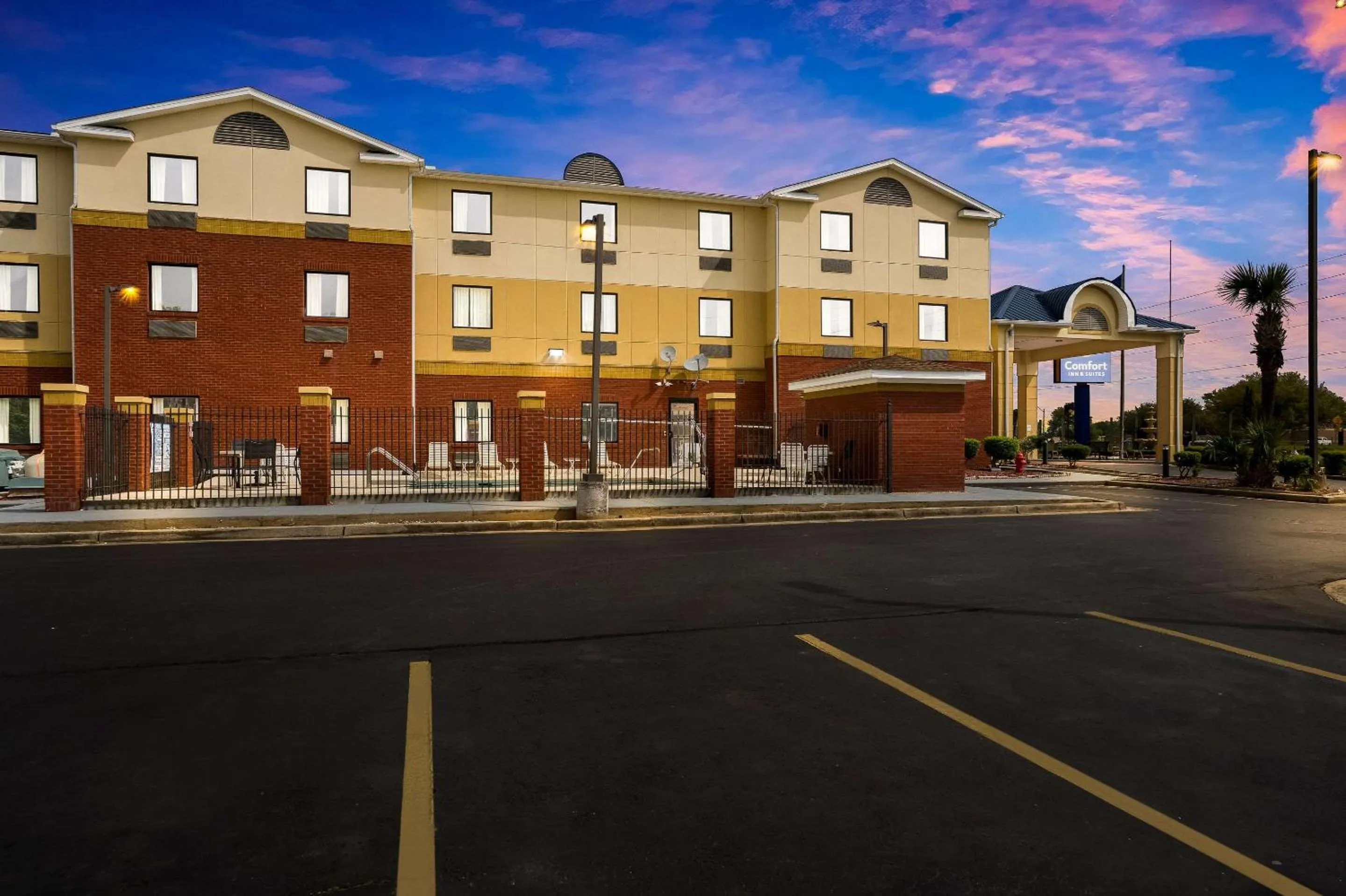 Property building in Comfort Inn & Suites Chipley I-10