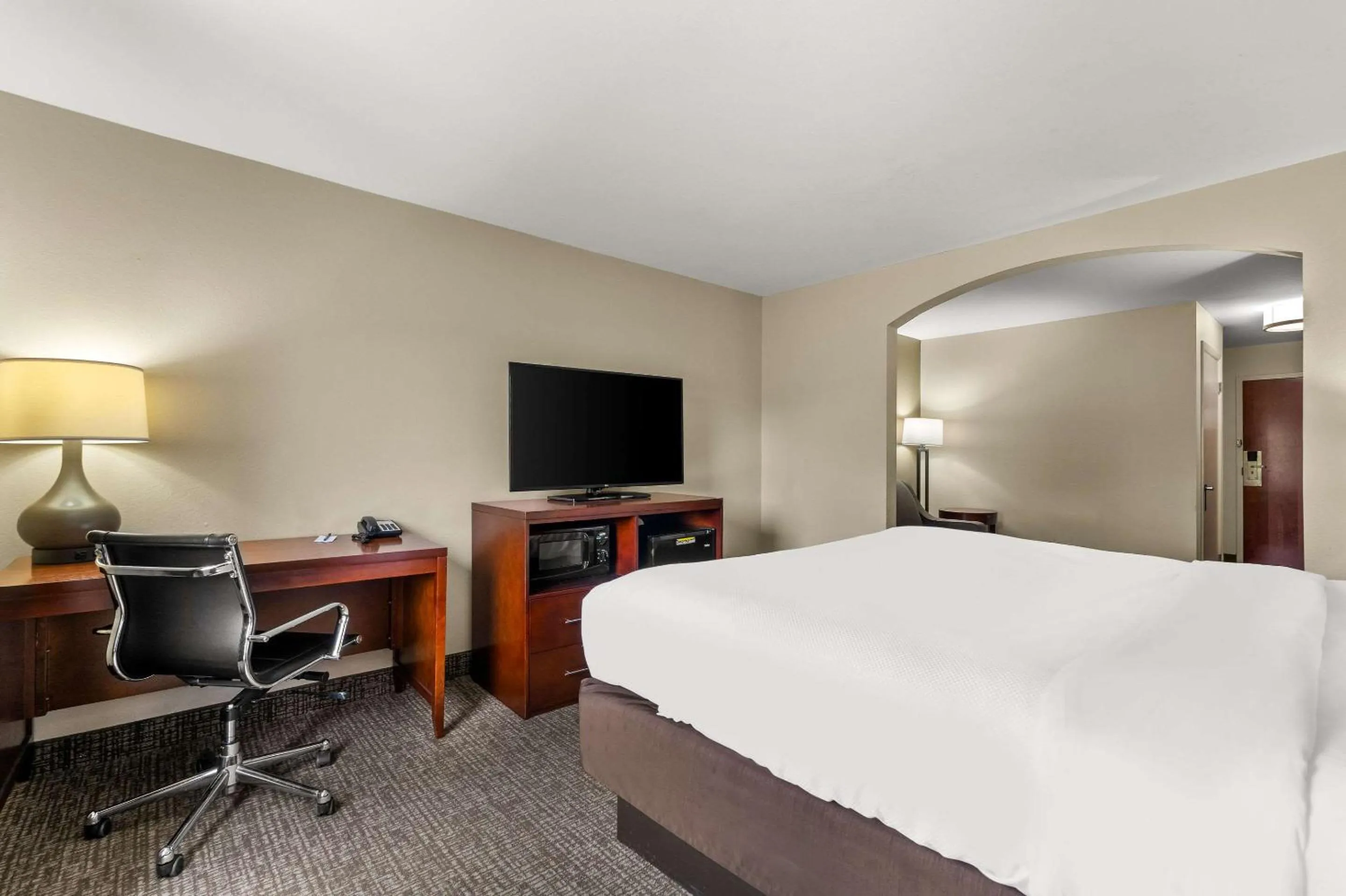 Bedroom, Bed in Comfort Inn & Suites Chipley I-10