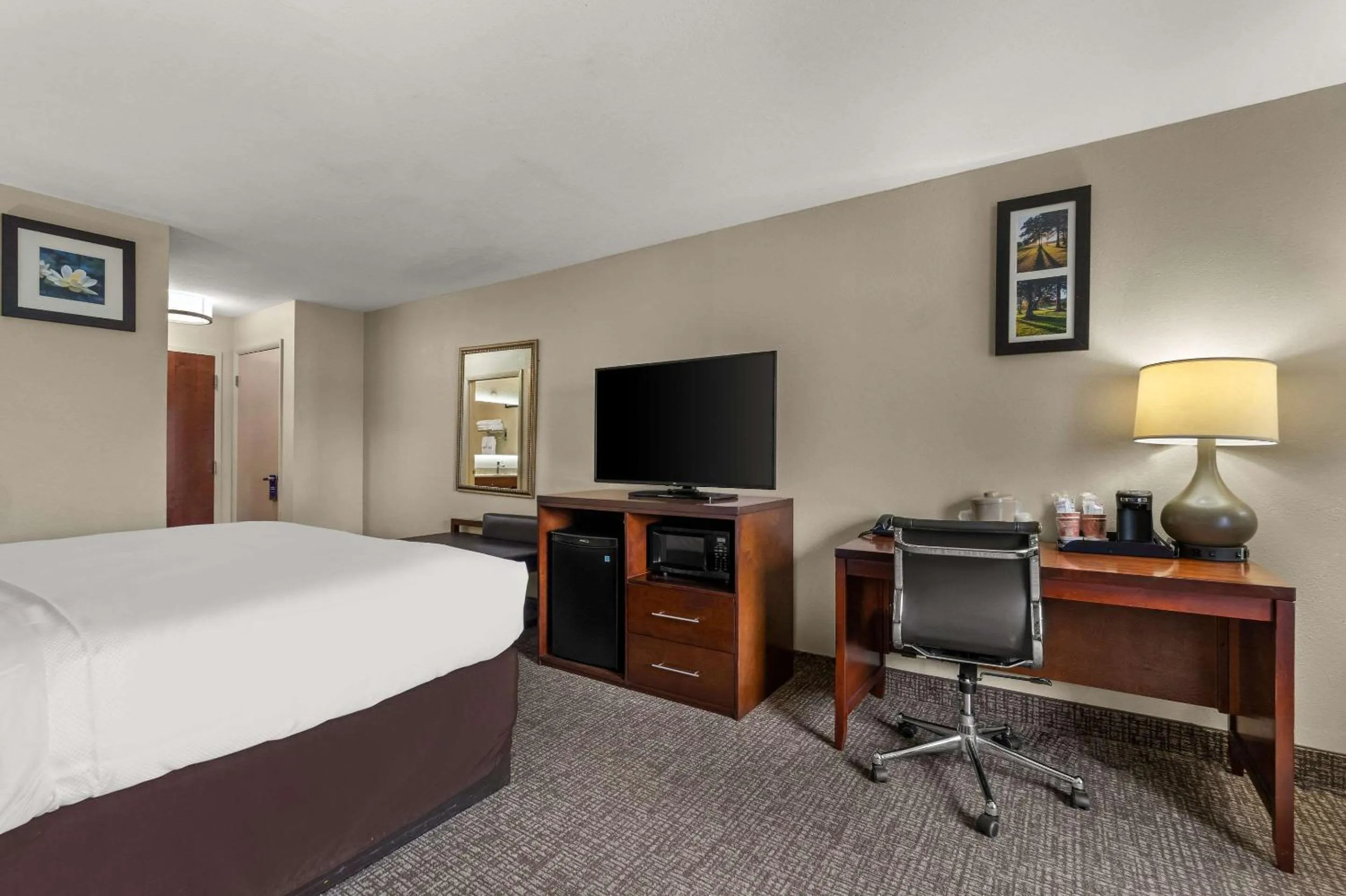 Bedroom, Bed in Comfort Inn & Suites Chipley I-10