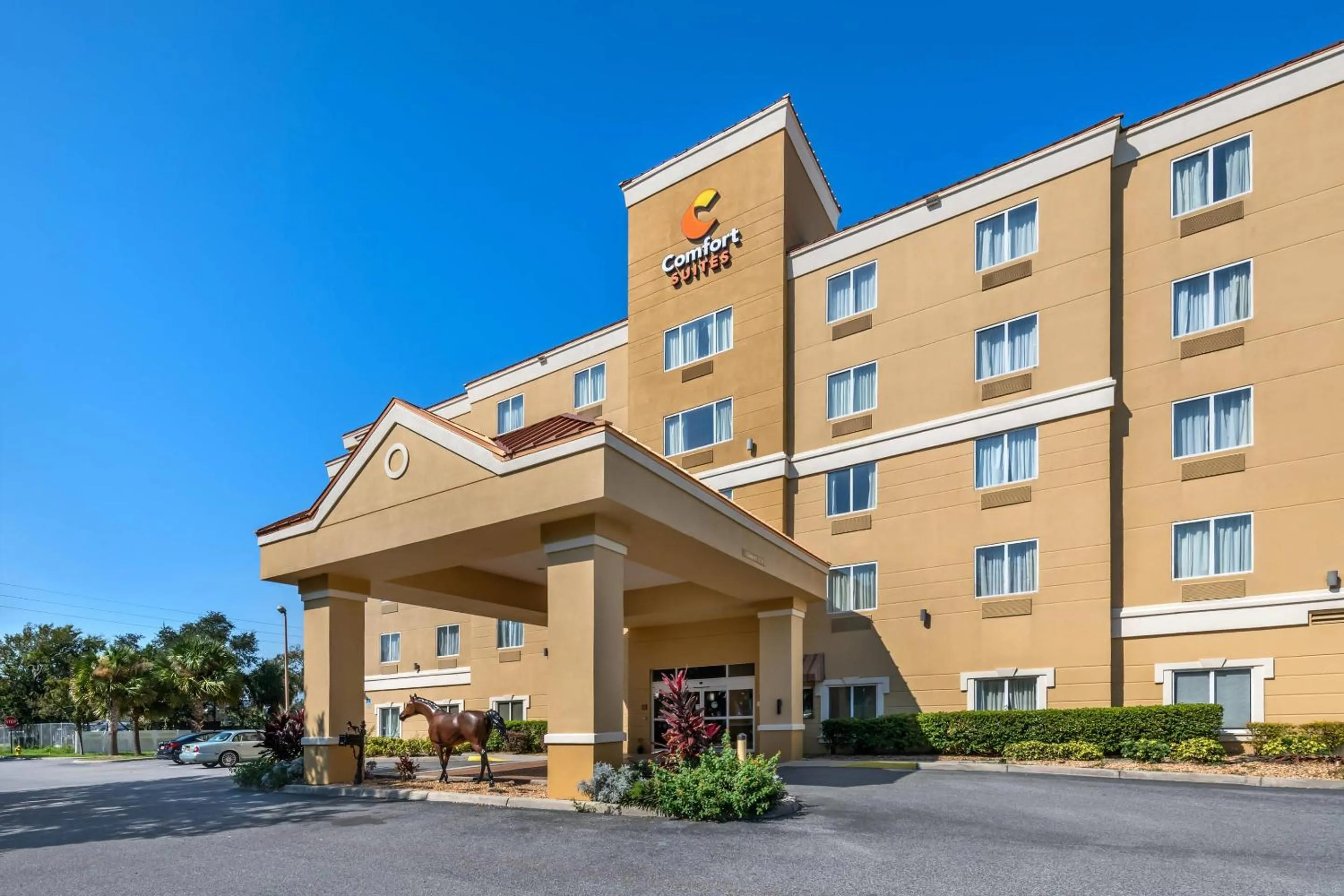 Property building in Comfort Suites Ocala North