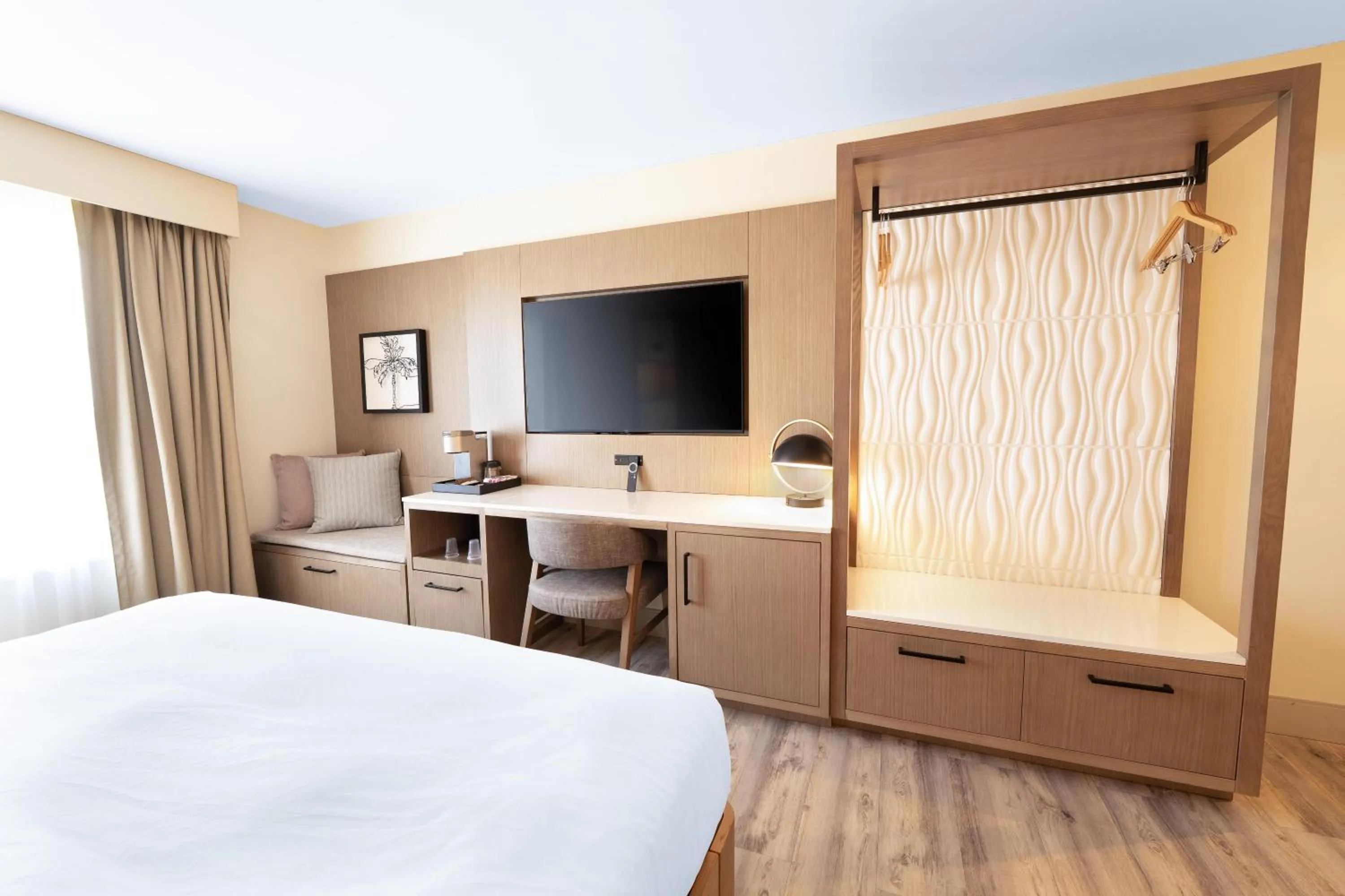 Bed in Castillo Real St Augustine Beach,Tapestry Collection Hilton