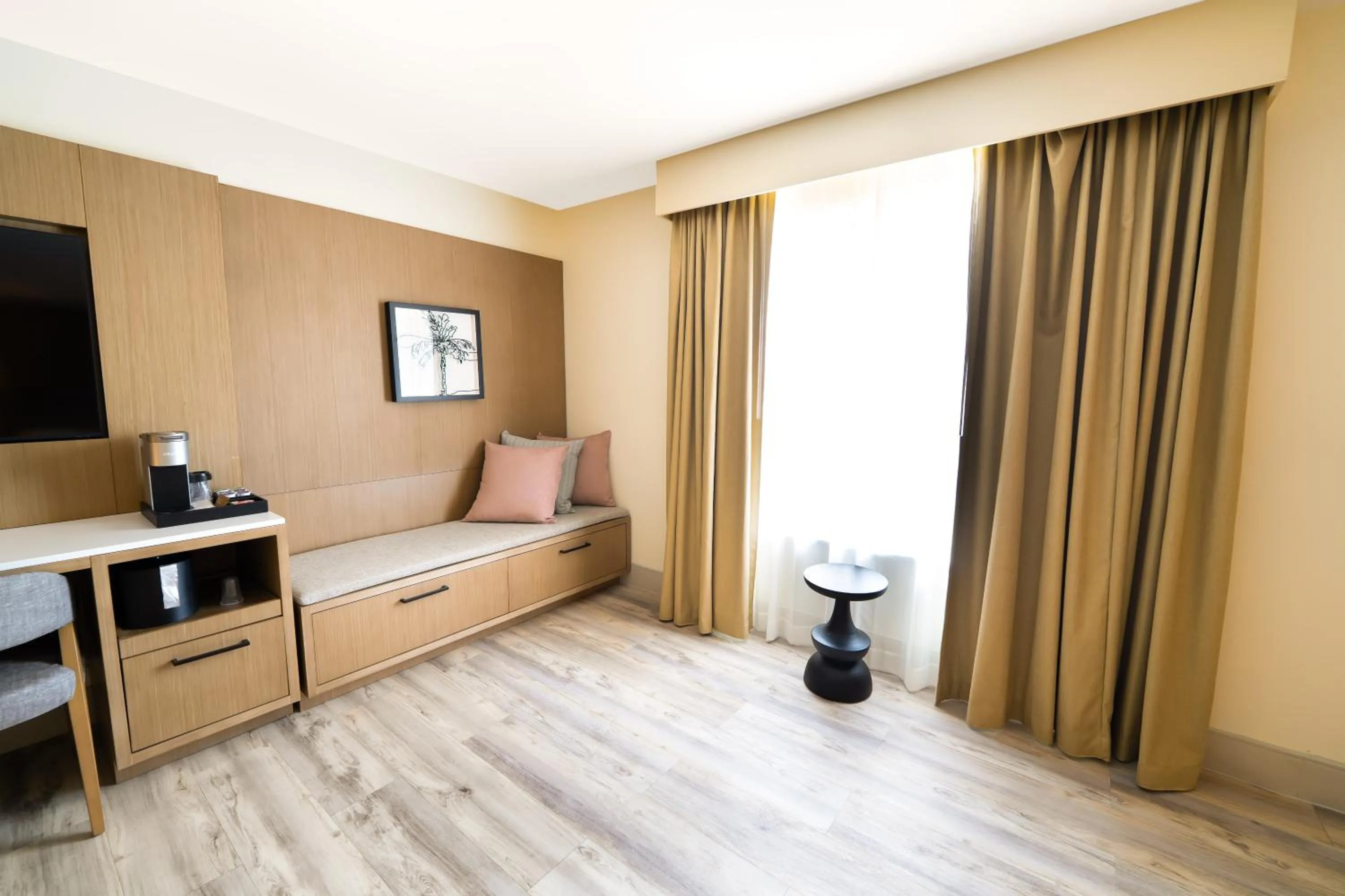 Bed in Castillo Real St Augustine Beach,Tapestry Collection Hilton