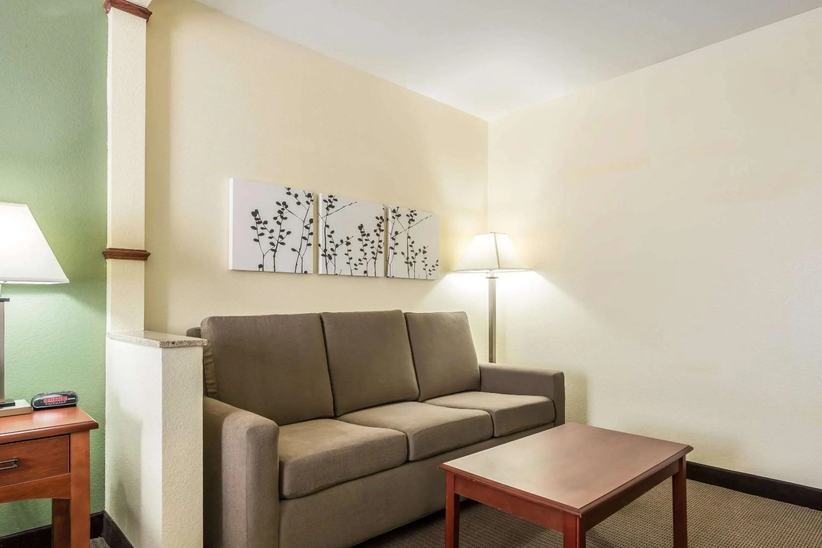 Bedroom in Sleep Inn & Suites University-Shands