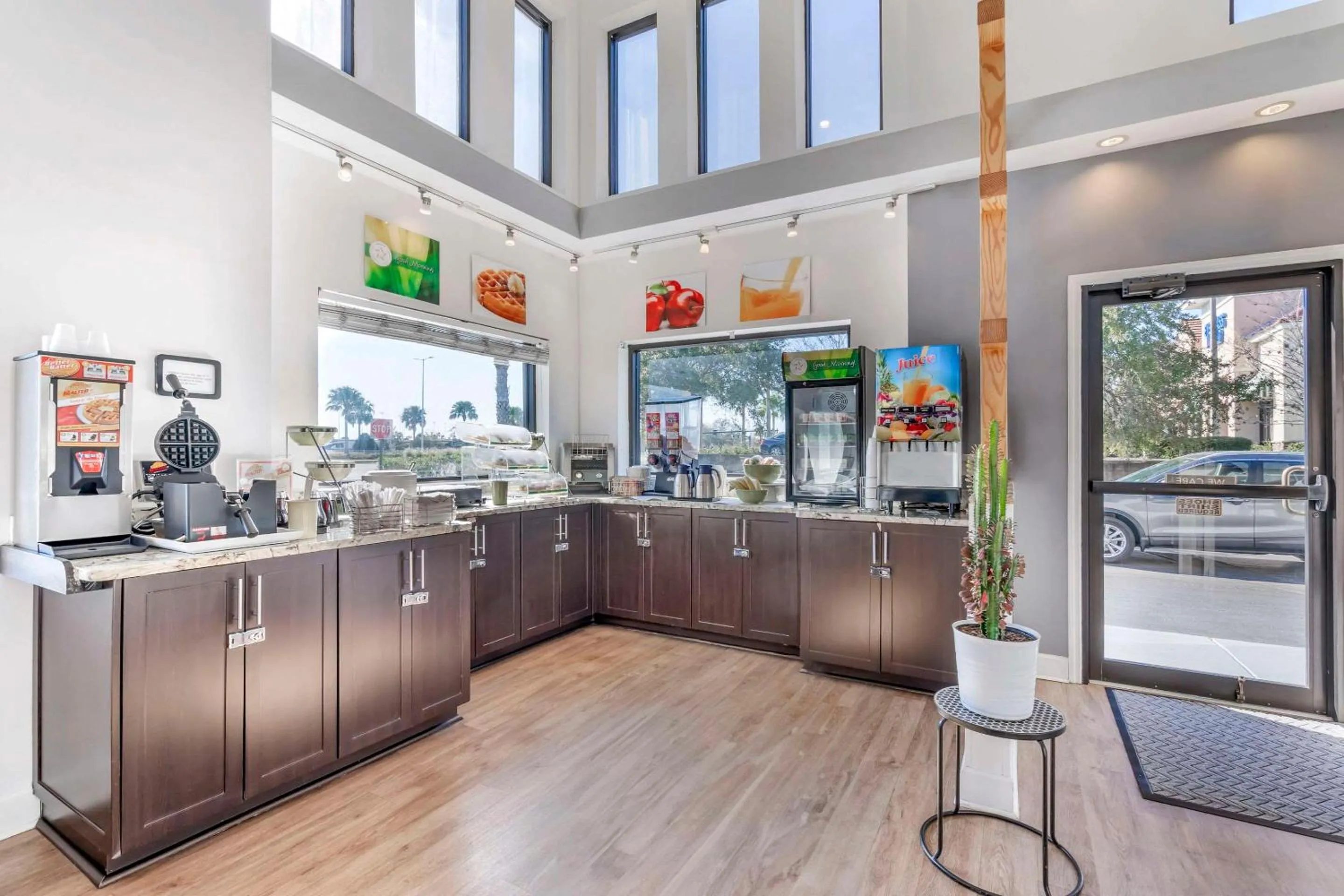 Breakfast in Quality Inn Daytona Speedway - I-95