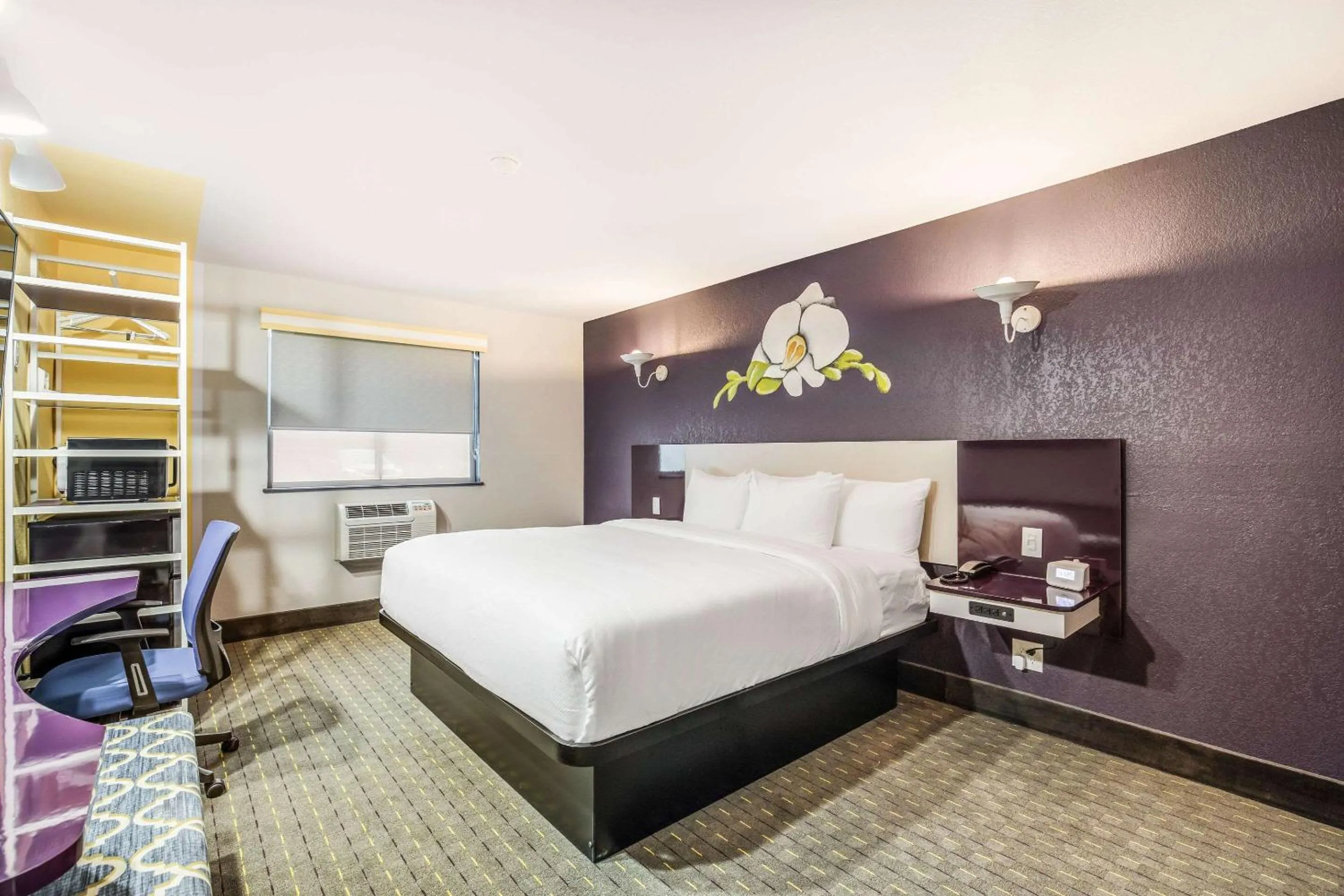 Bedroom, Bed in Clarion Pointe Tallahassee-State Capitol