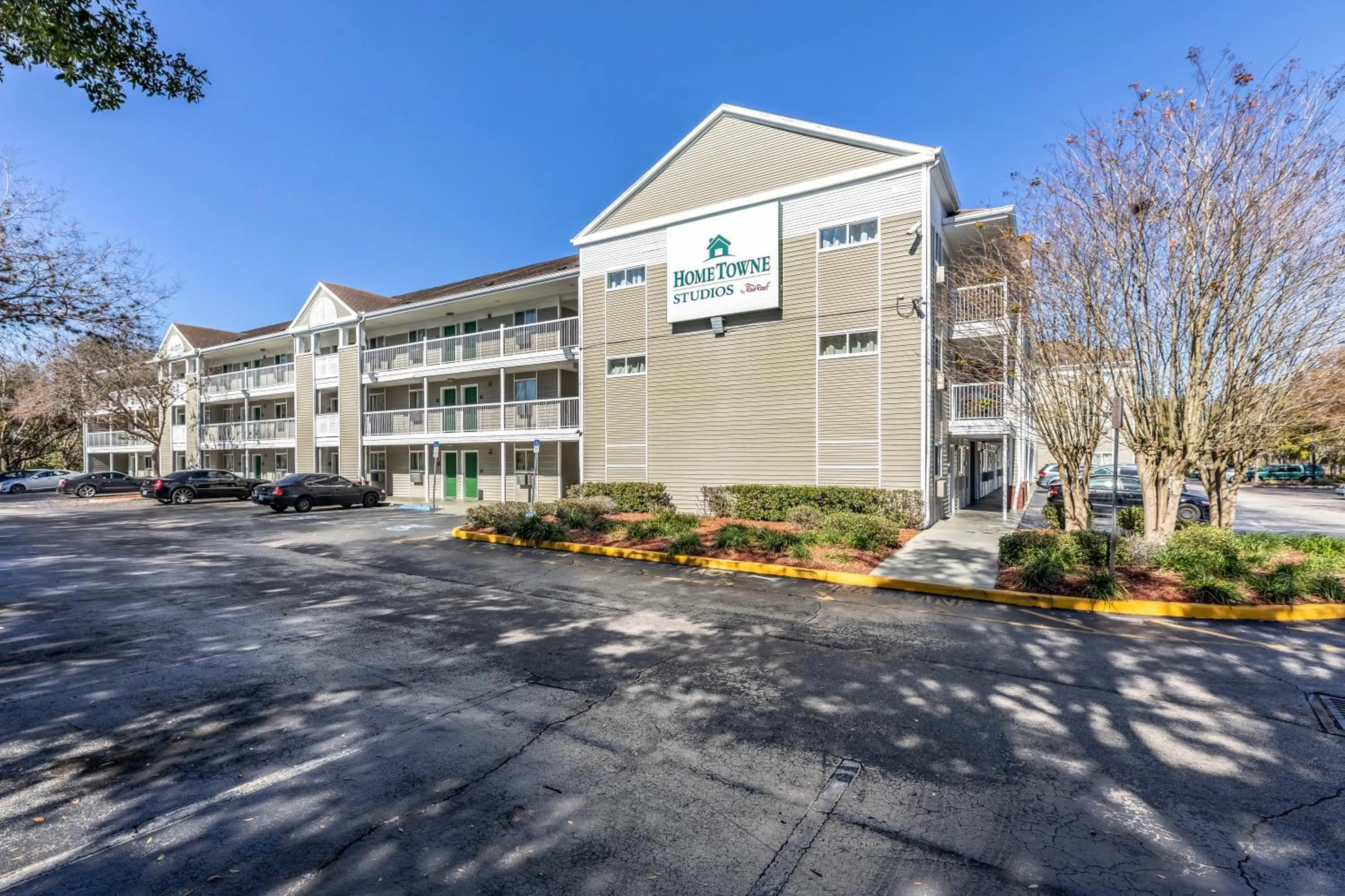 Property building in HomeTowne Studios by Red Roof Orlando - Casselberry