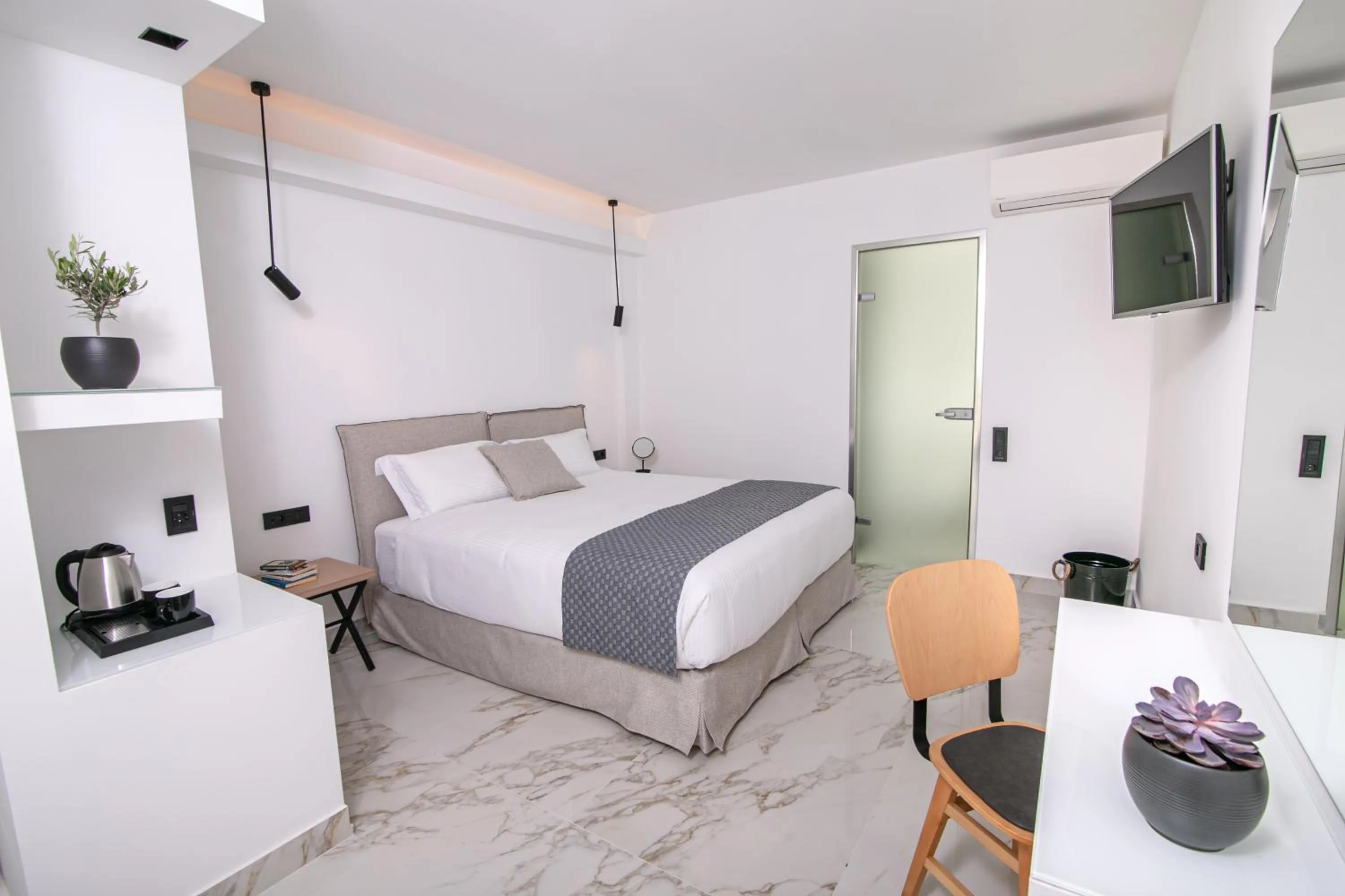 TV and multimedia, Bed in Kallos Imar Boutique Hotel