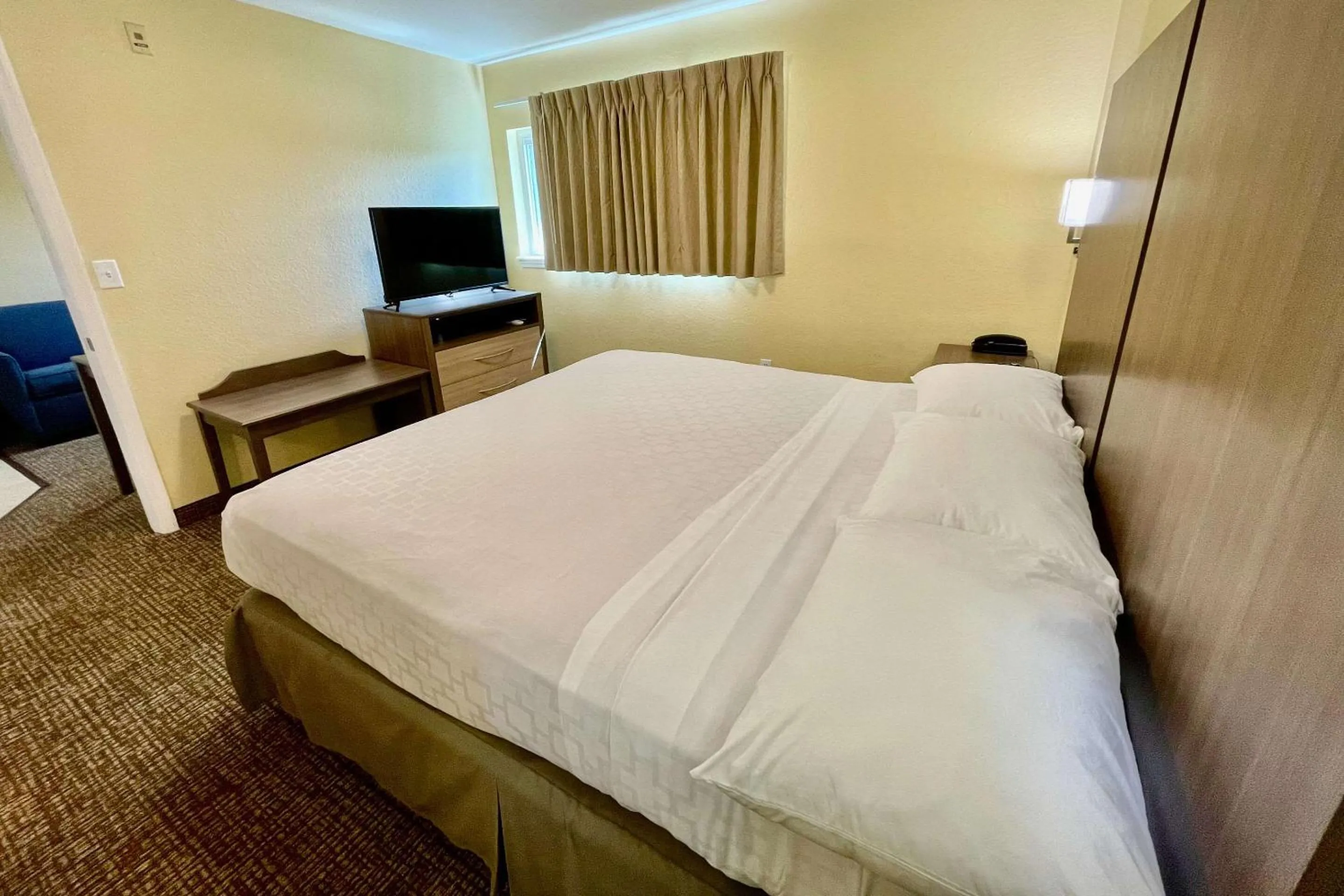 Bedroom, Bed in Suburban Studios Fort Myers Cape Coral