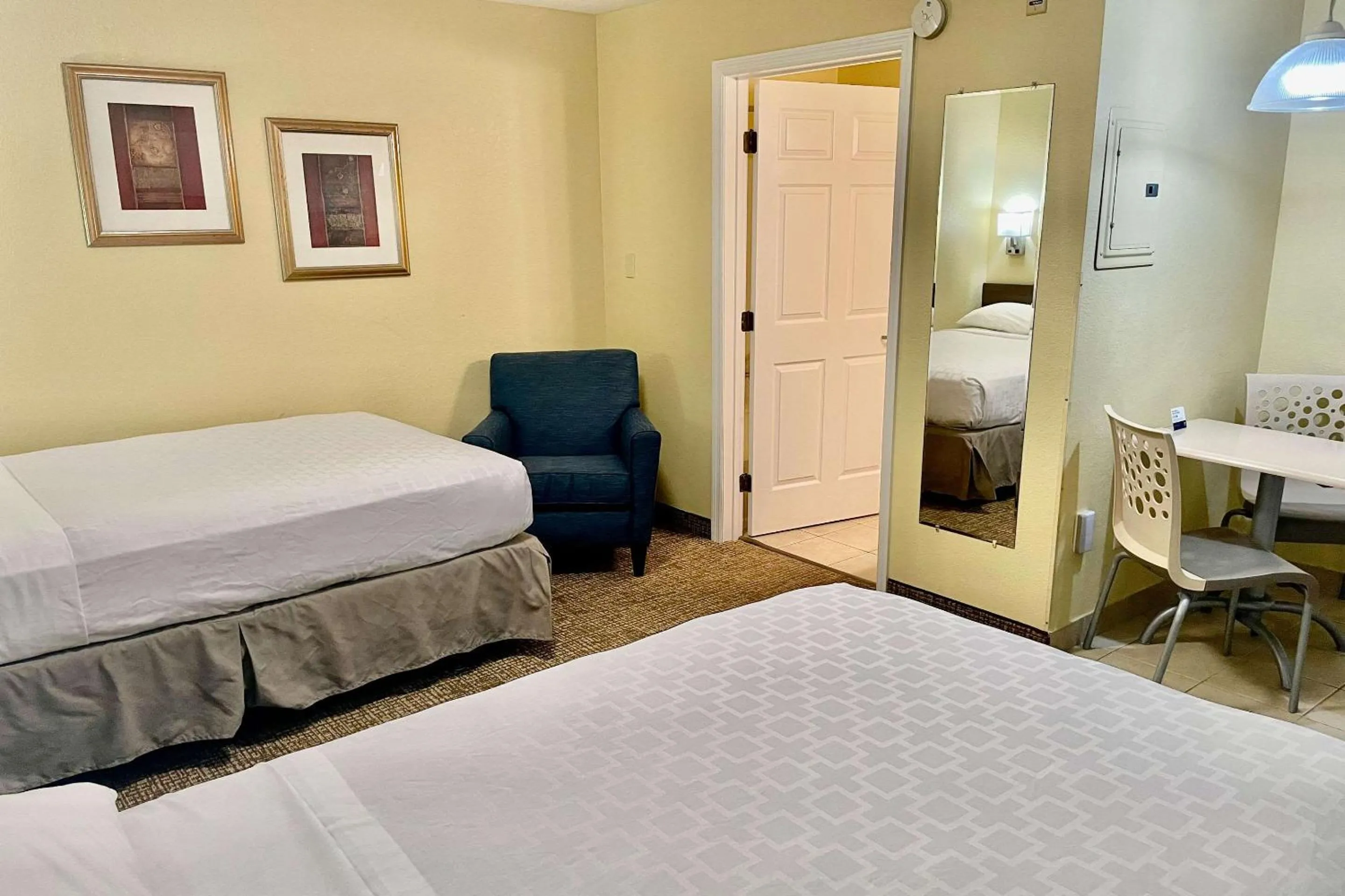 Bedroom, Bed in Suburban Studios Fort Myers Cape Coral