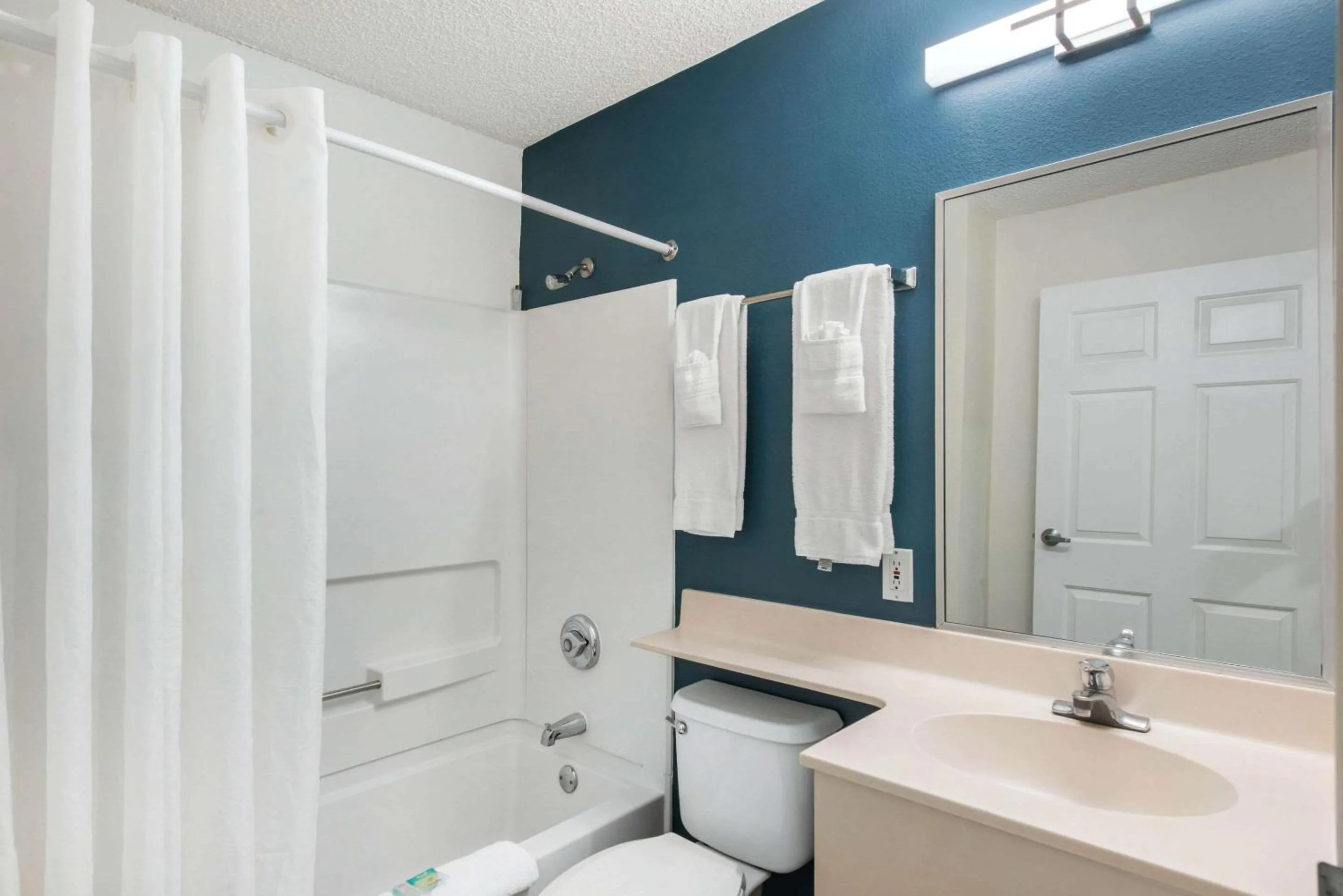 Bathroom in Suburban Studios Lakeland North I-4