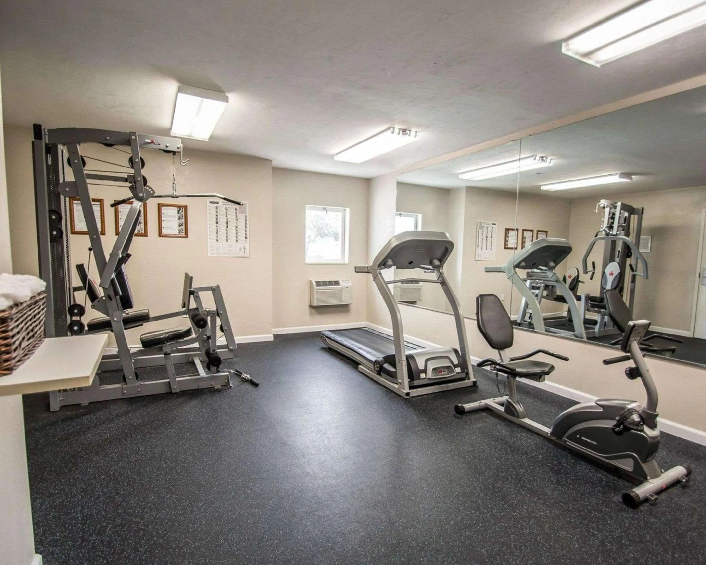 Fitness centre/facilities in Suburban Studios Melbourne Airport