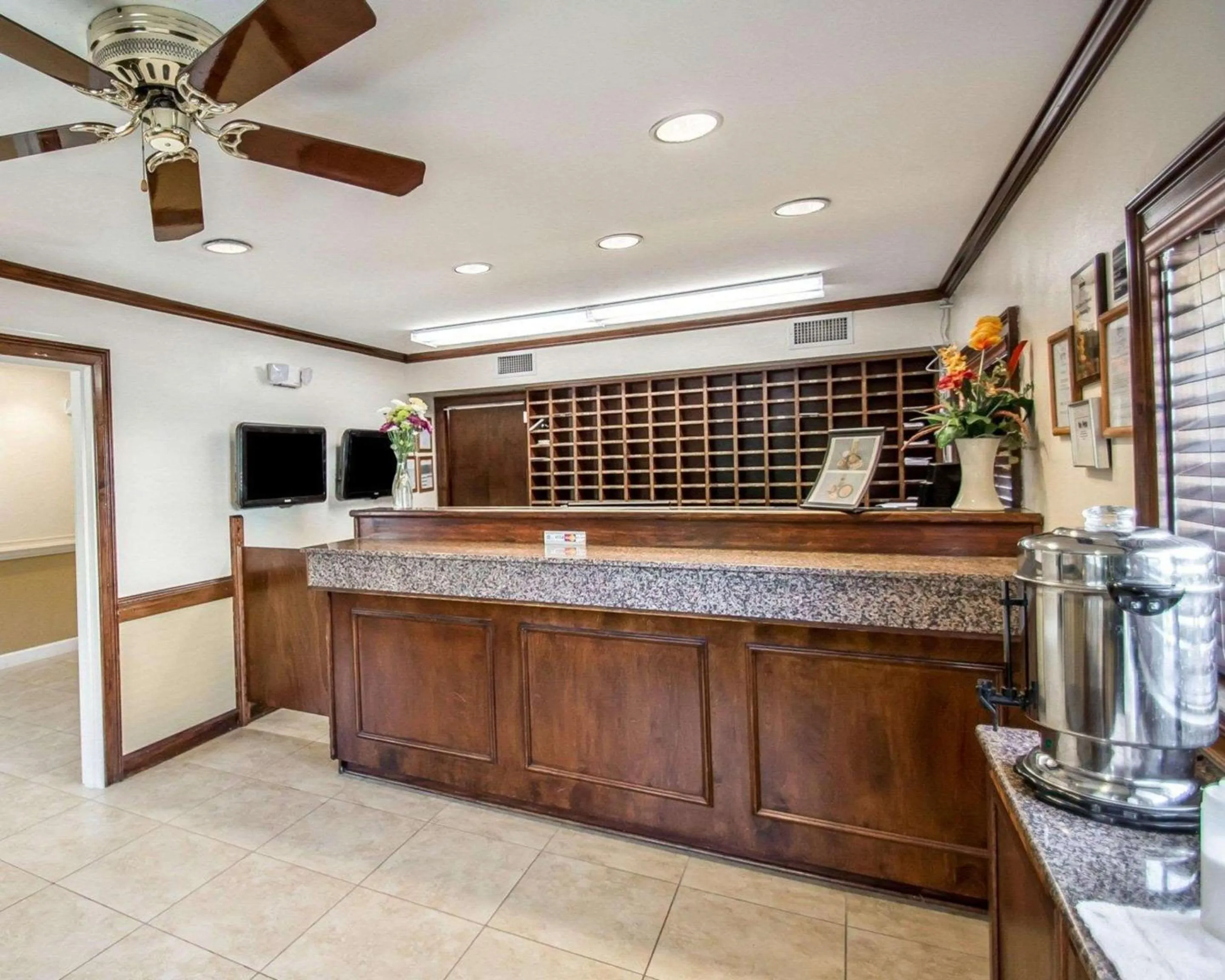 Lobby or reception in Suburban Studios Melbourne Airport