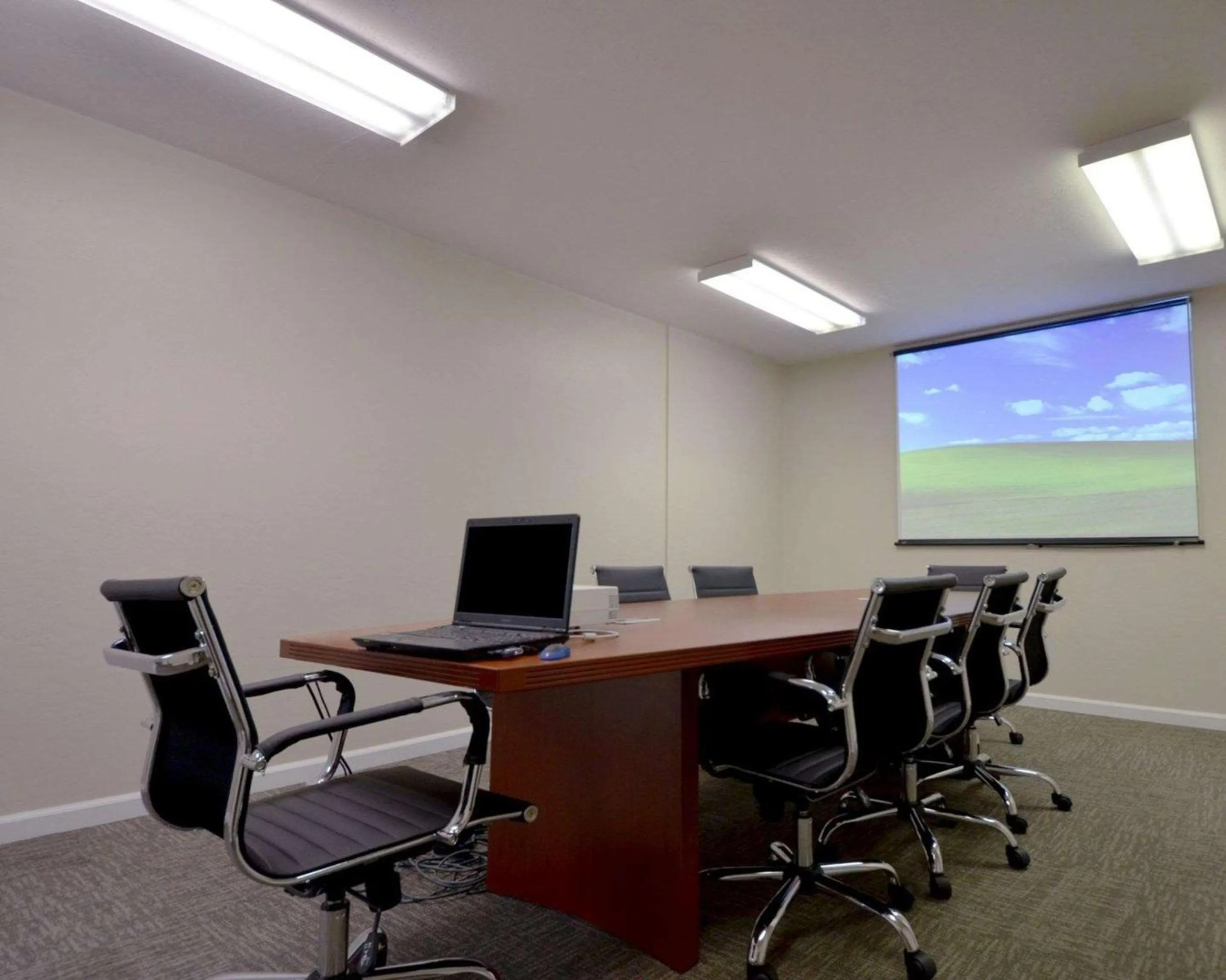 Meeting/conference room in Suburban Studios Melbourne Airport