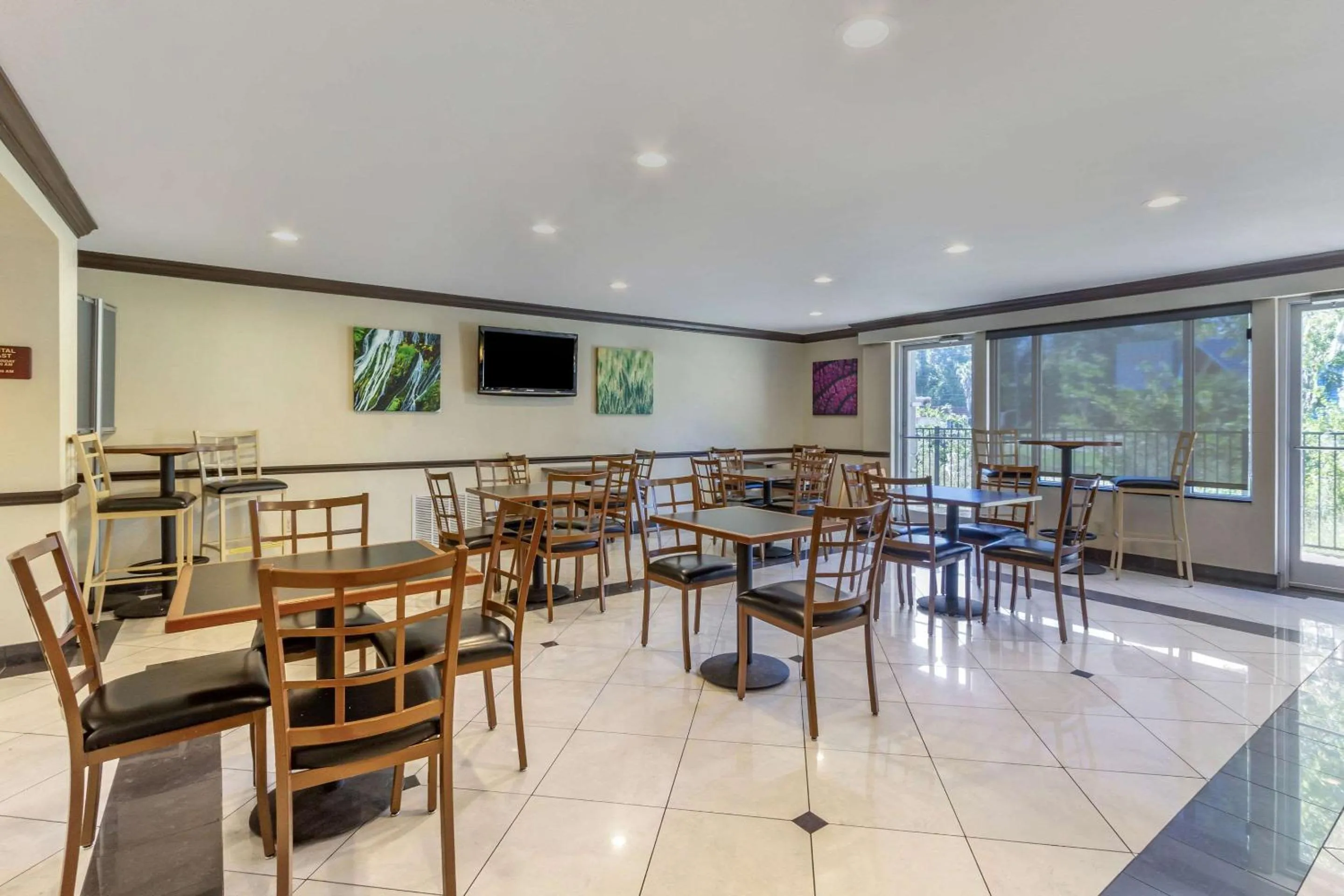 Restaurant/places to eat in Sleep Inn & Suites Jacksonville West