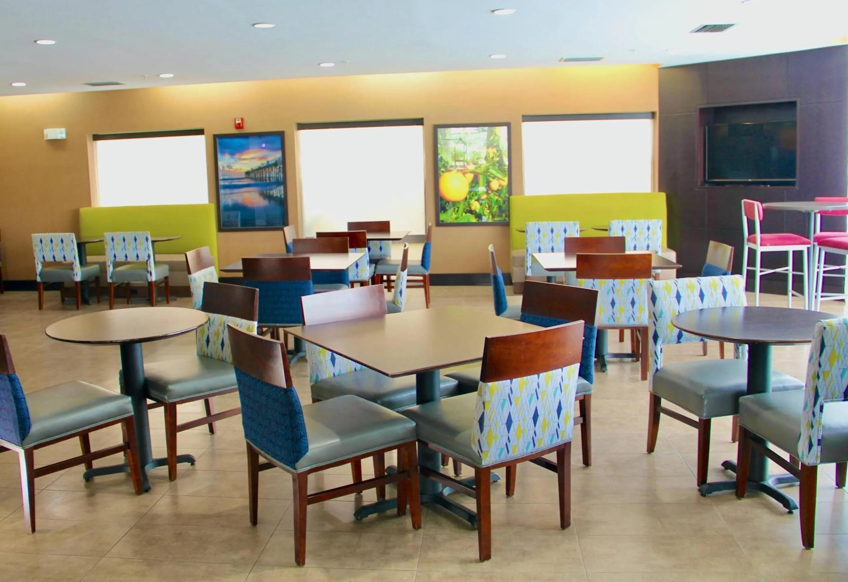 Breakfast in Comfort Suites Lake City