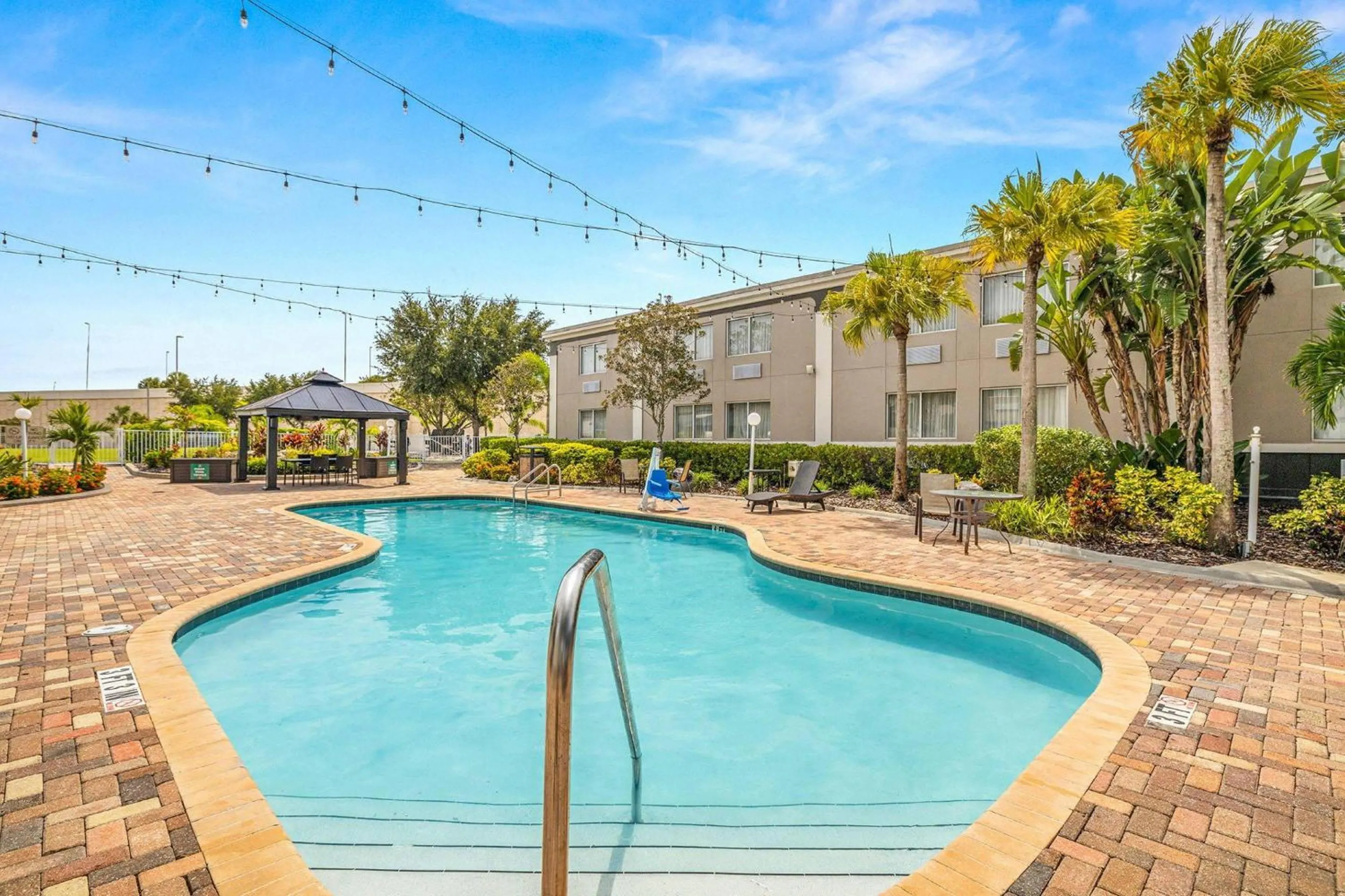 Swimming pool in Quality Inn & Suites Tampa near Fairgrounds and Casino