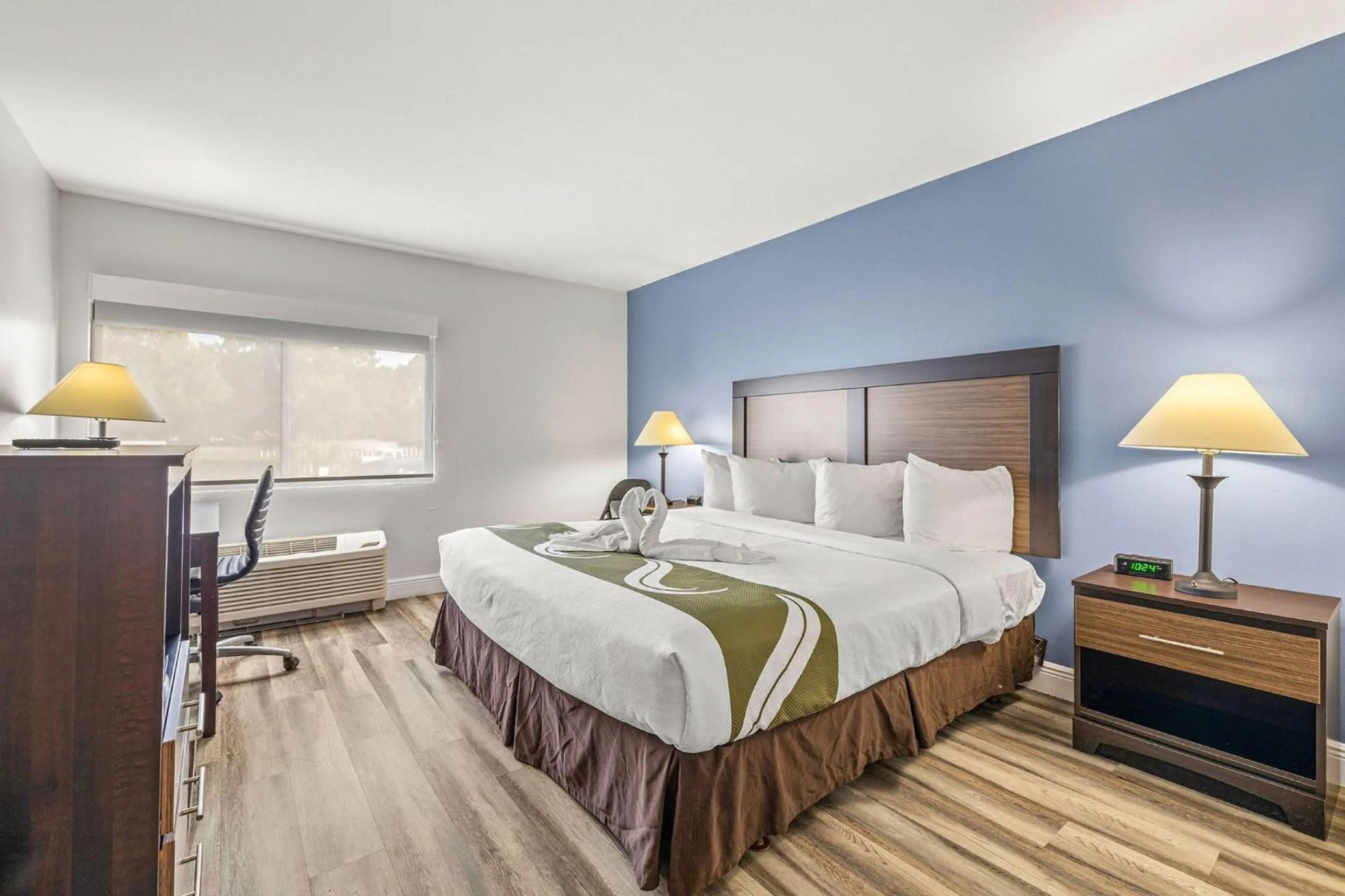 Bedroom, Bed in Quality Inn & Suites Tampa near Fairgrounds and Casino