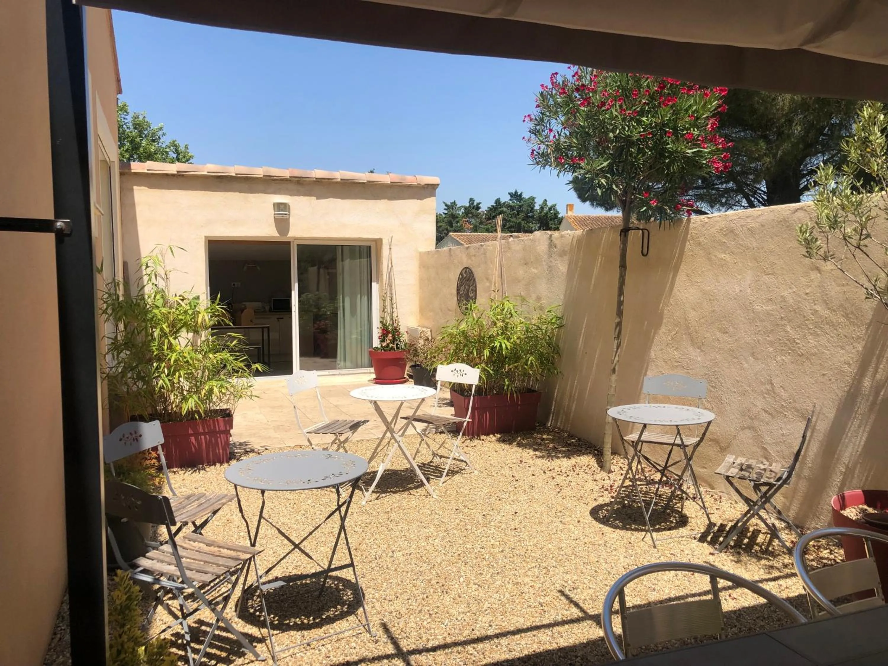 Patio in Lou Meinado, un concept "comme à l'hôtel"