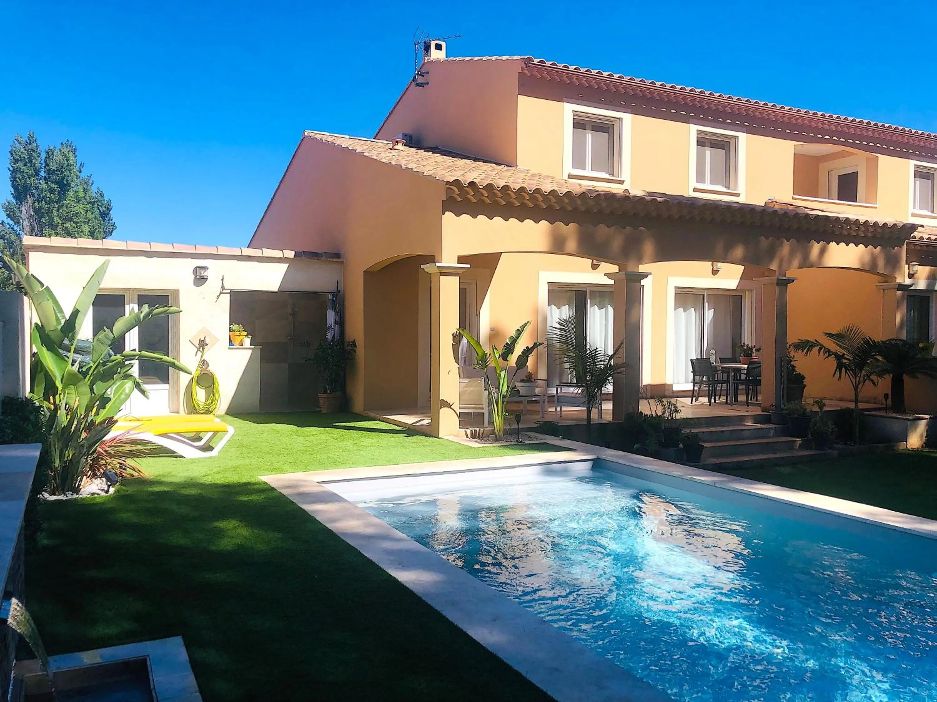 Swimming pool in Lou Meinado, un concept "comme à l'hôtel"