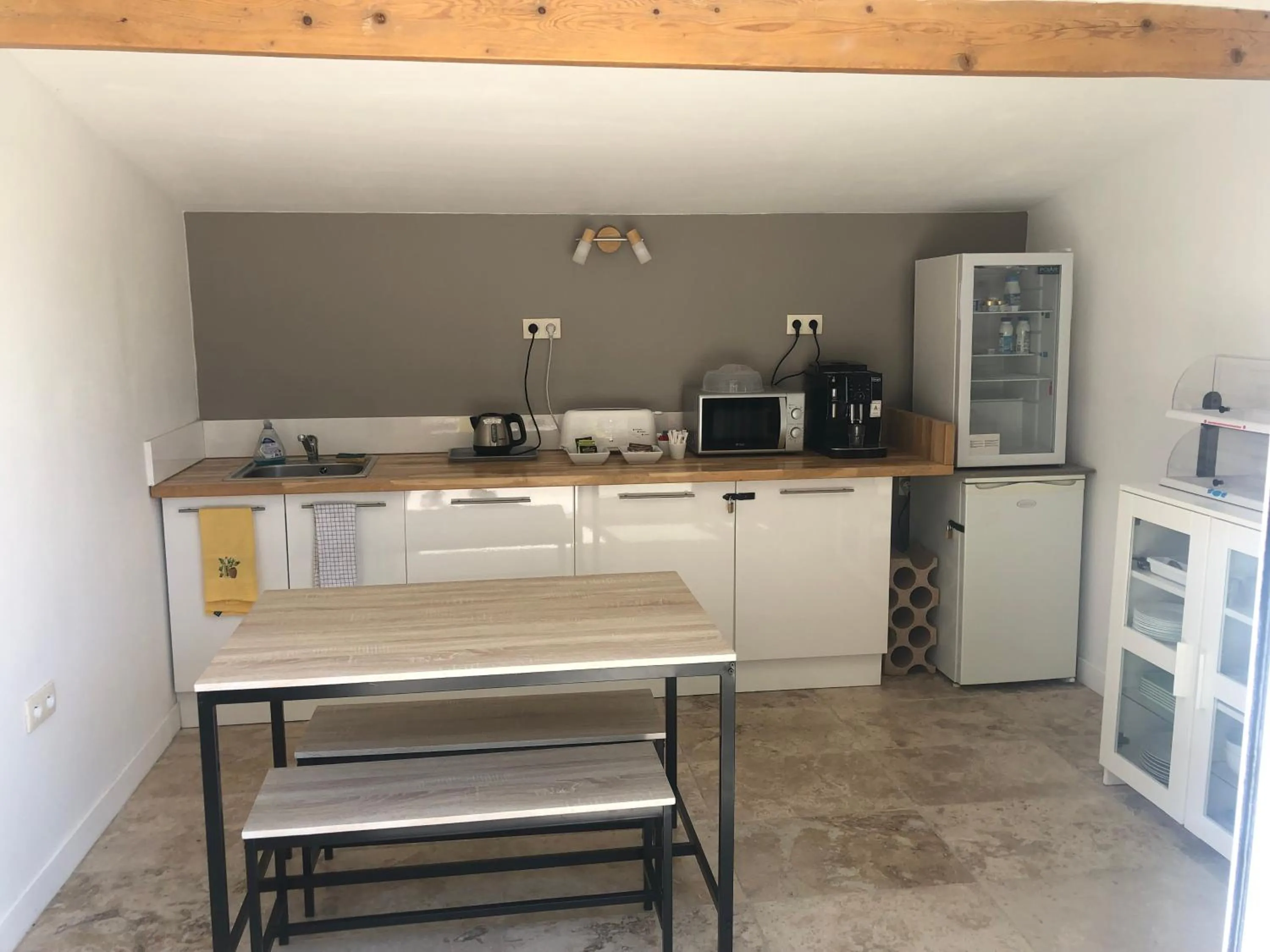 Dining area in Lou Meinado, un concept "comme à l'hôtel"