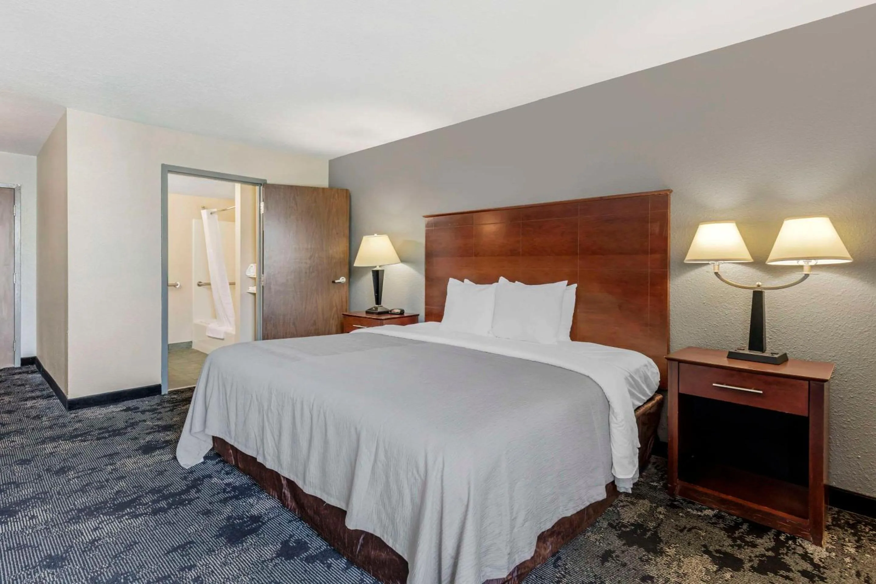 Bedroom, Bed in Quality Inn Downtown Stuart