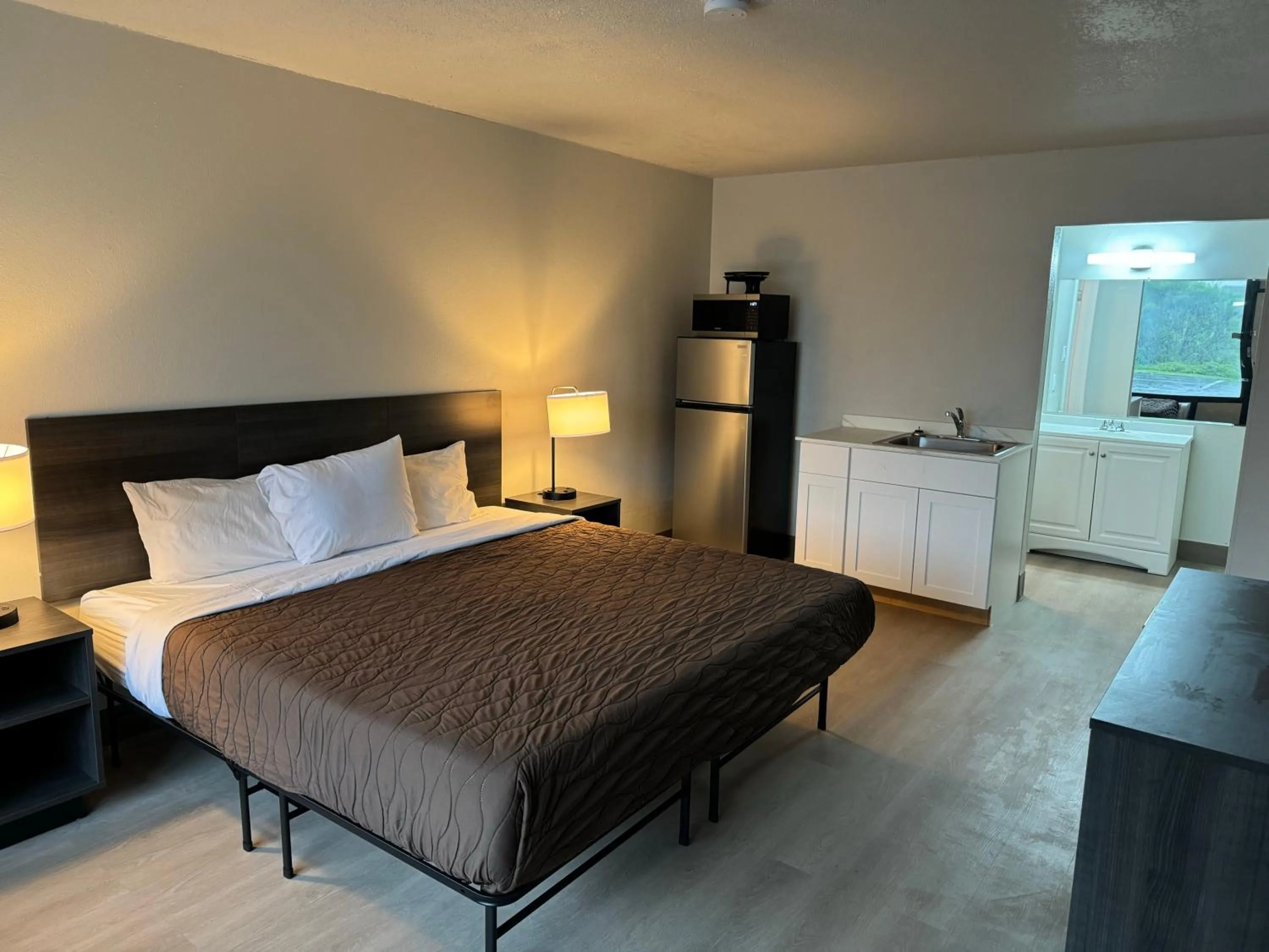 Bedroom, Bed in Stayable Jax West