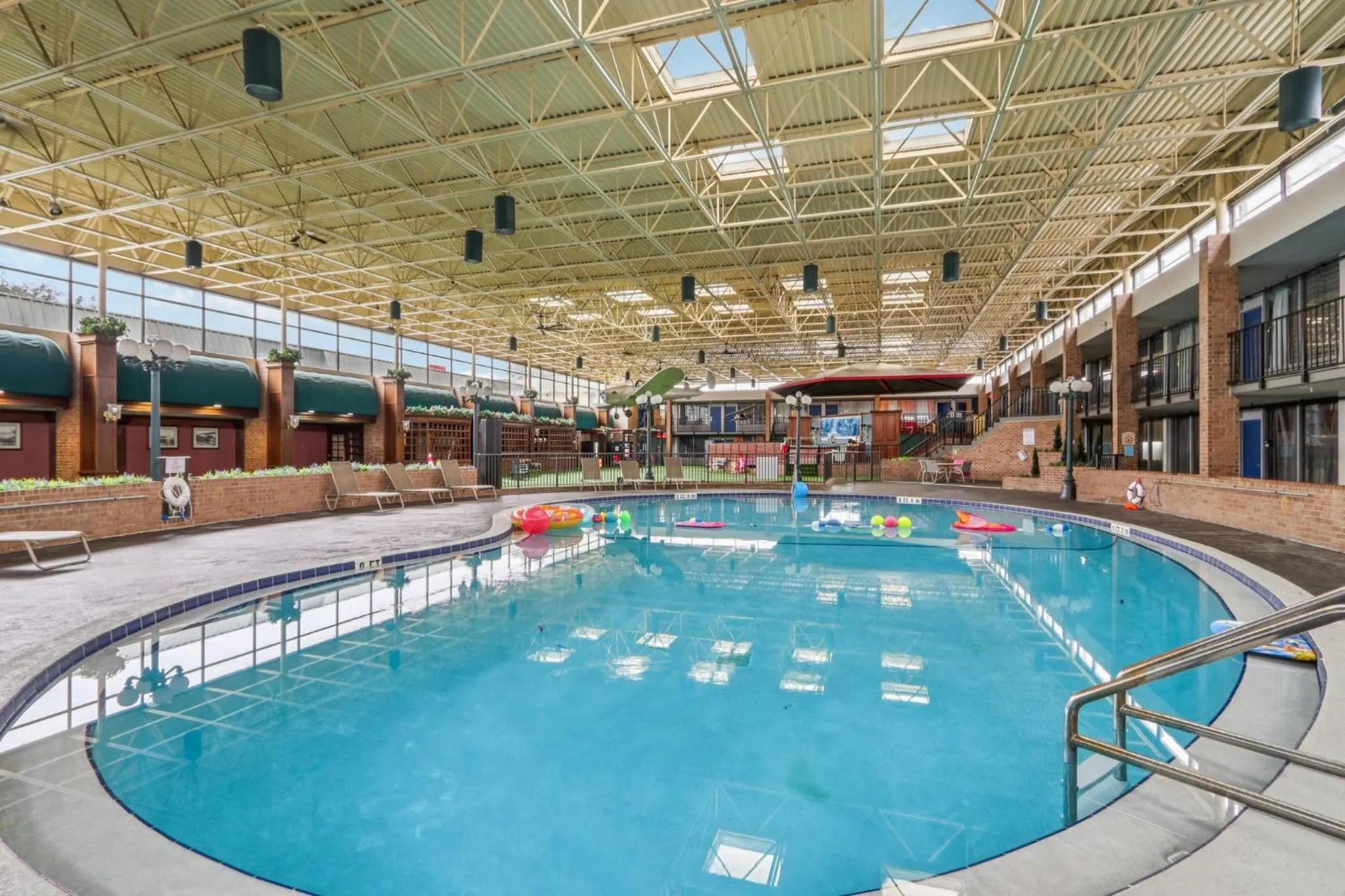 Swimming pool in Stayable Jax West