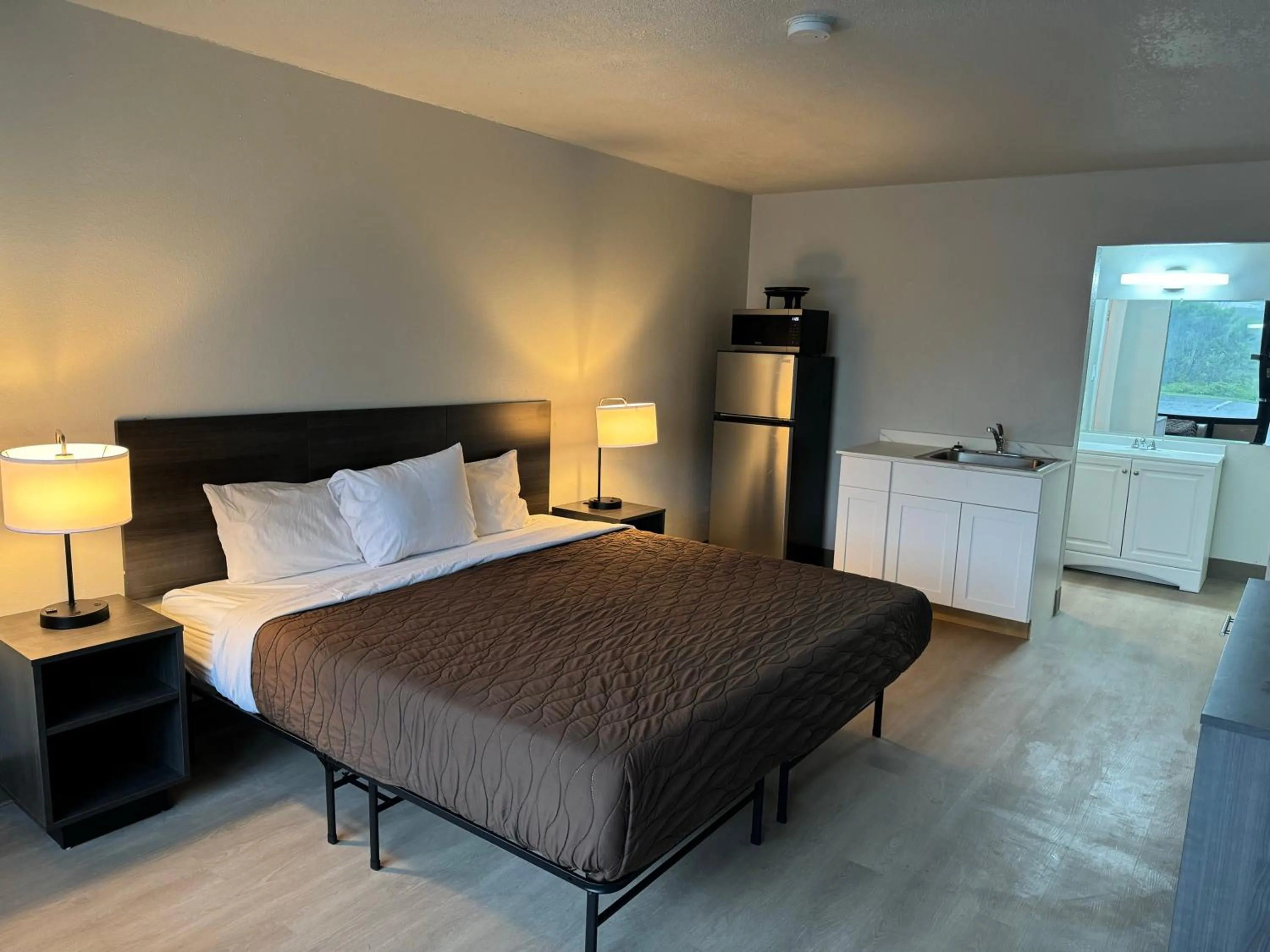 Bed in Stayable Jax West