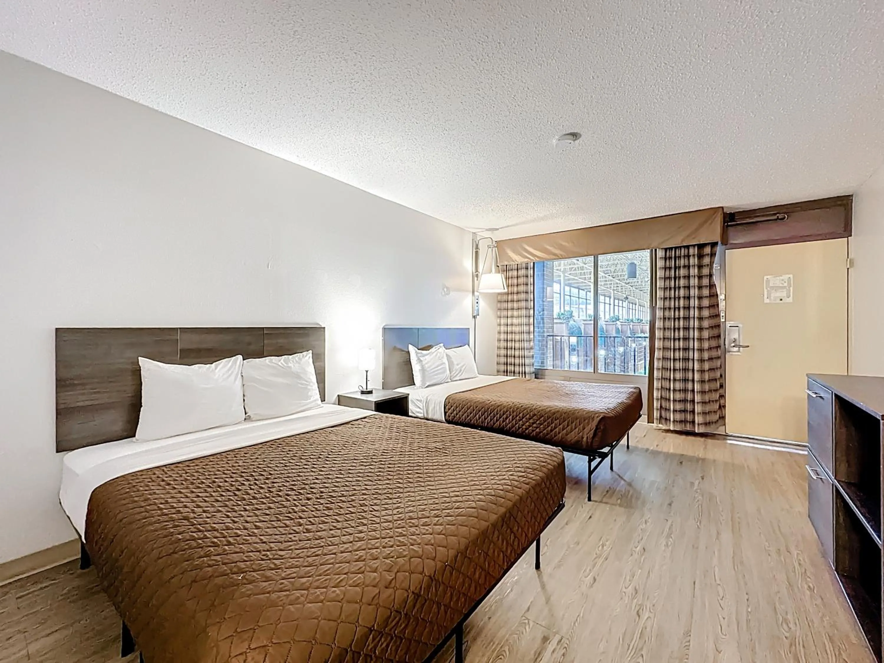 Bedroom, Bed in Stayable Jax West