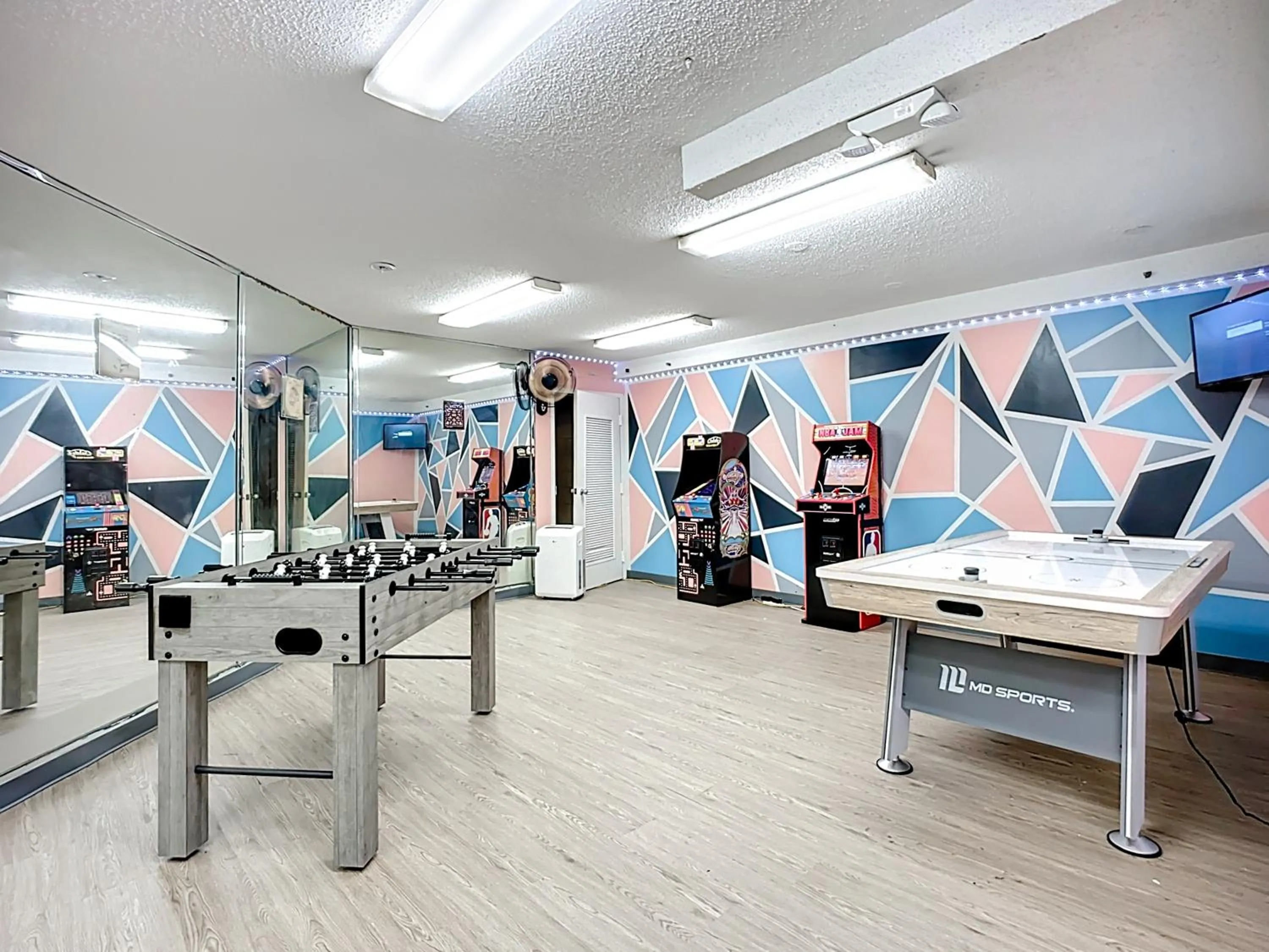 Game Room in Stayable Jax West