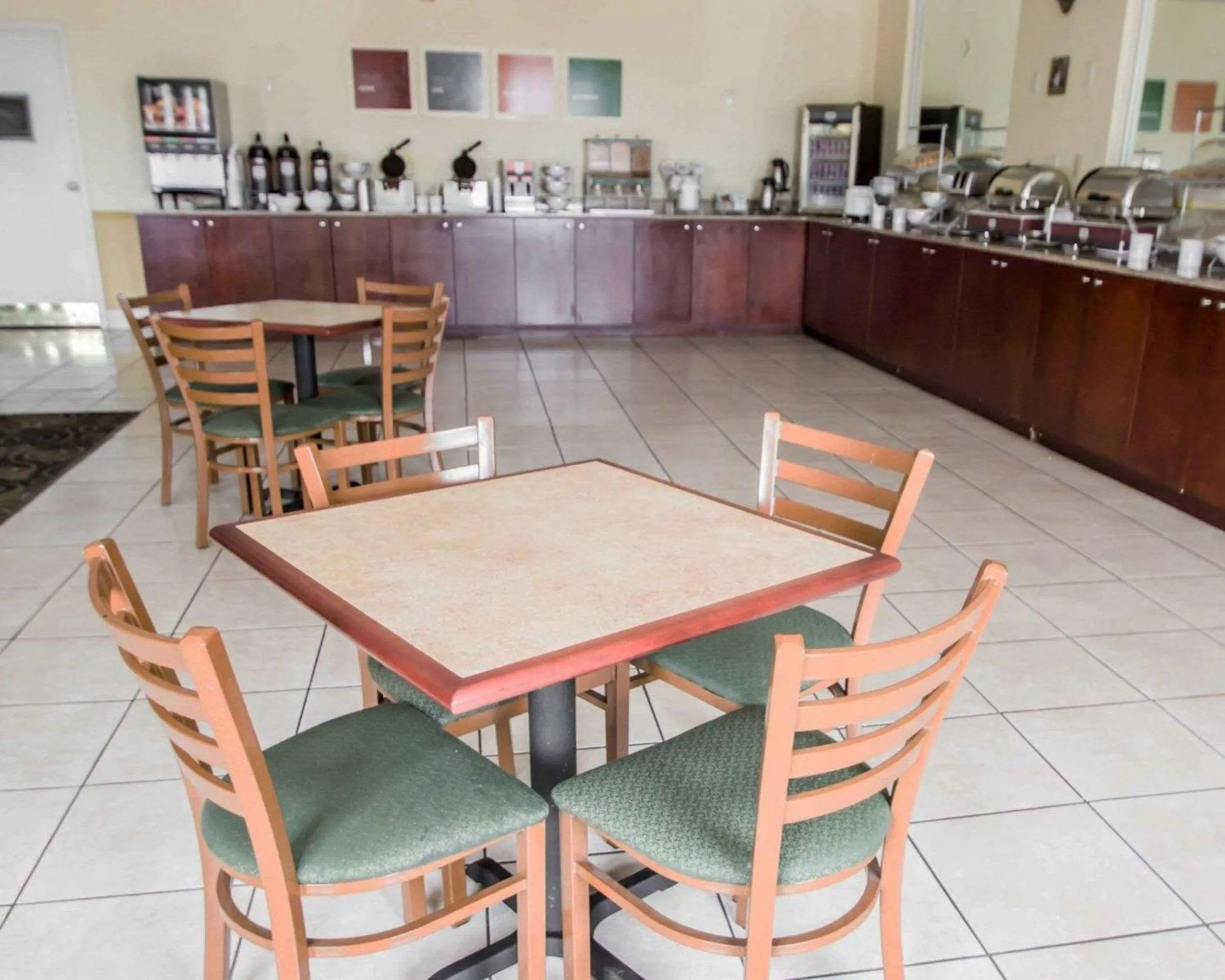 Restaurant/places to eat in Quality Inn & Suites Winter Park Village Area