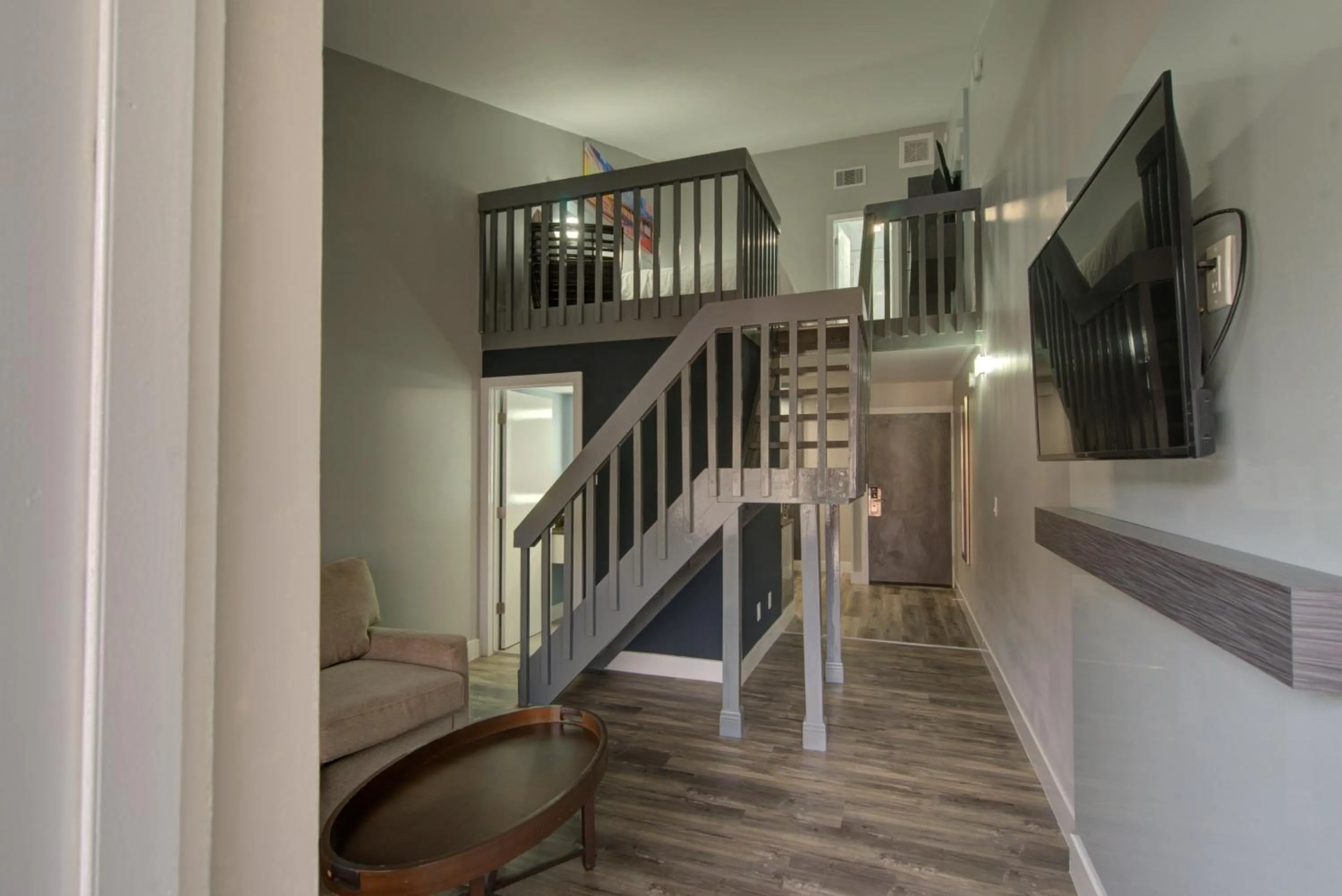 Living room in Clarion Pointe Tampa-Brandon Near Fairgrounds and Casino