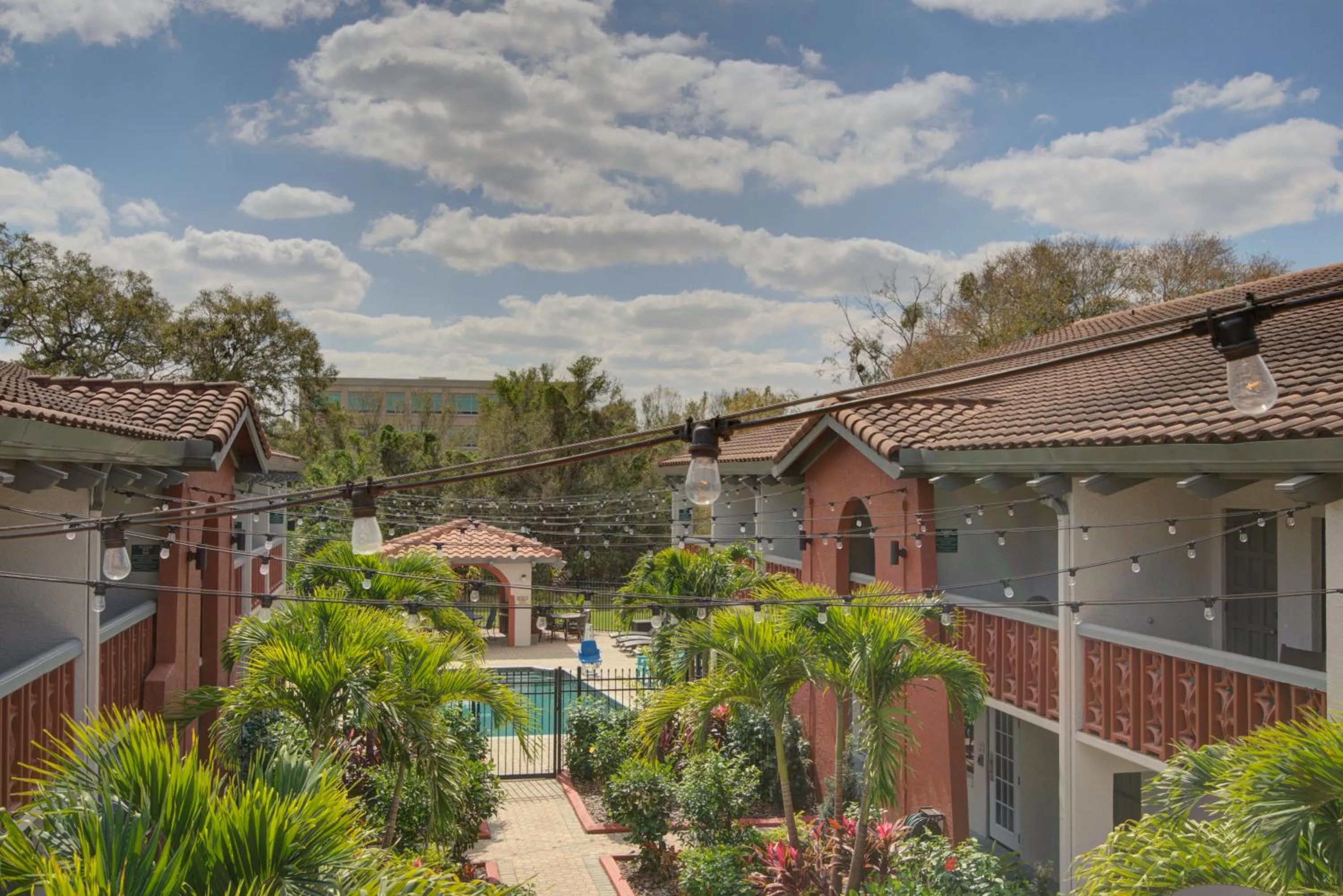 Inner courtyard view in Clarion Pointe Tampa-Brandon Near Fairgrounds and Casino