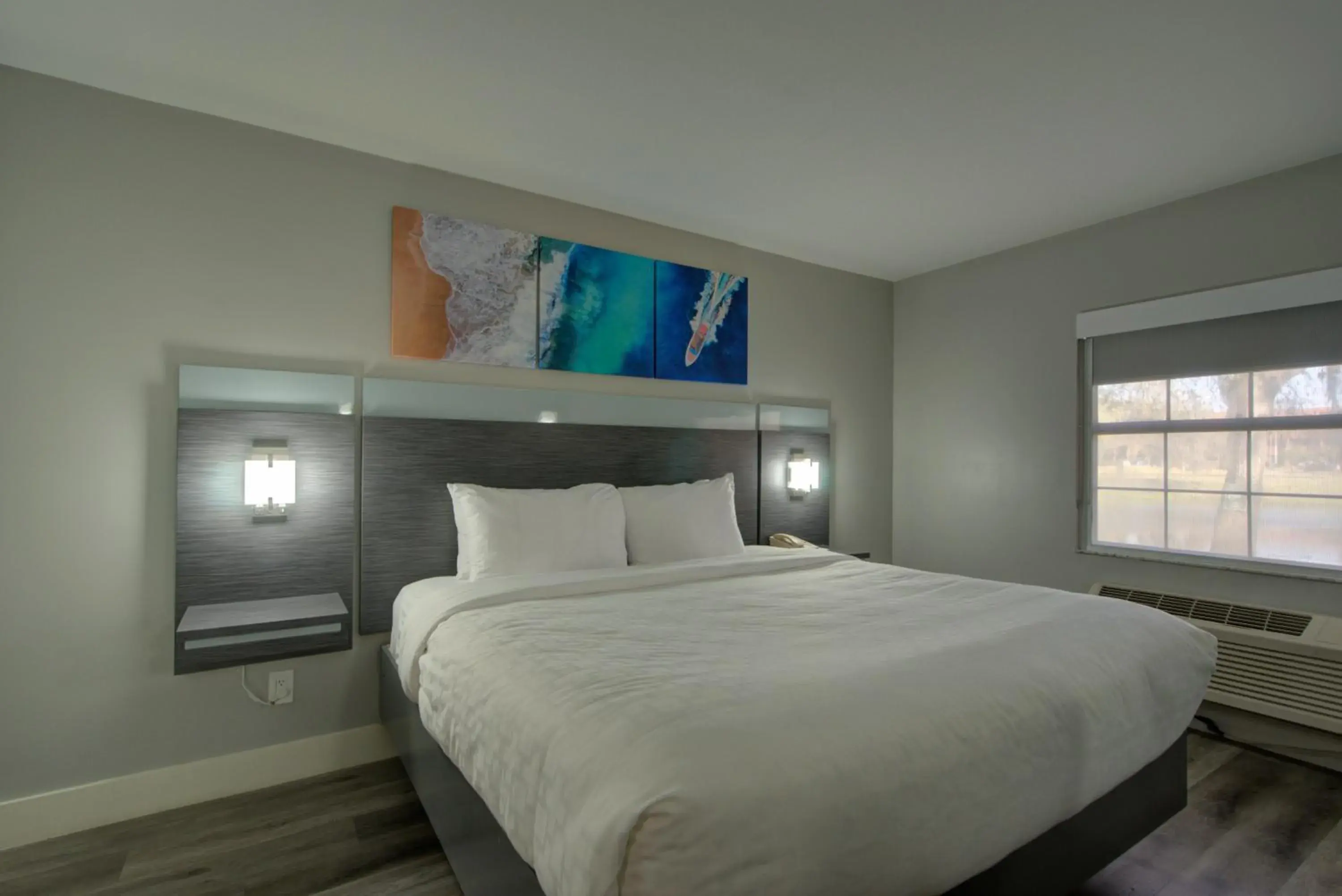 King Room - Non-Smoking - First Level in Clarion Pointe Tampa-Brandon Near Fairgrounds and Casino King Room - Non-Smoking - First Level in Clarion Pointe Tampa-Brandon Near Fairgrounds and Casino