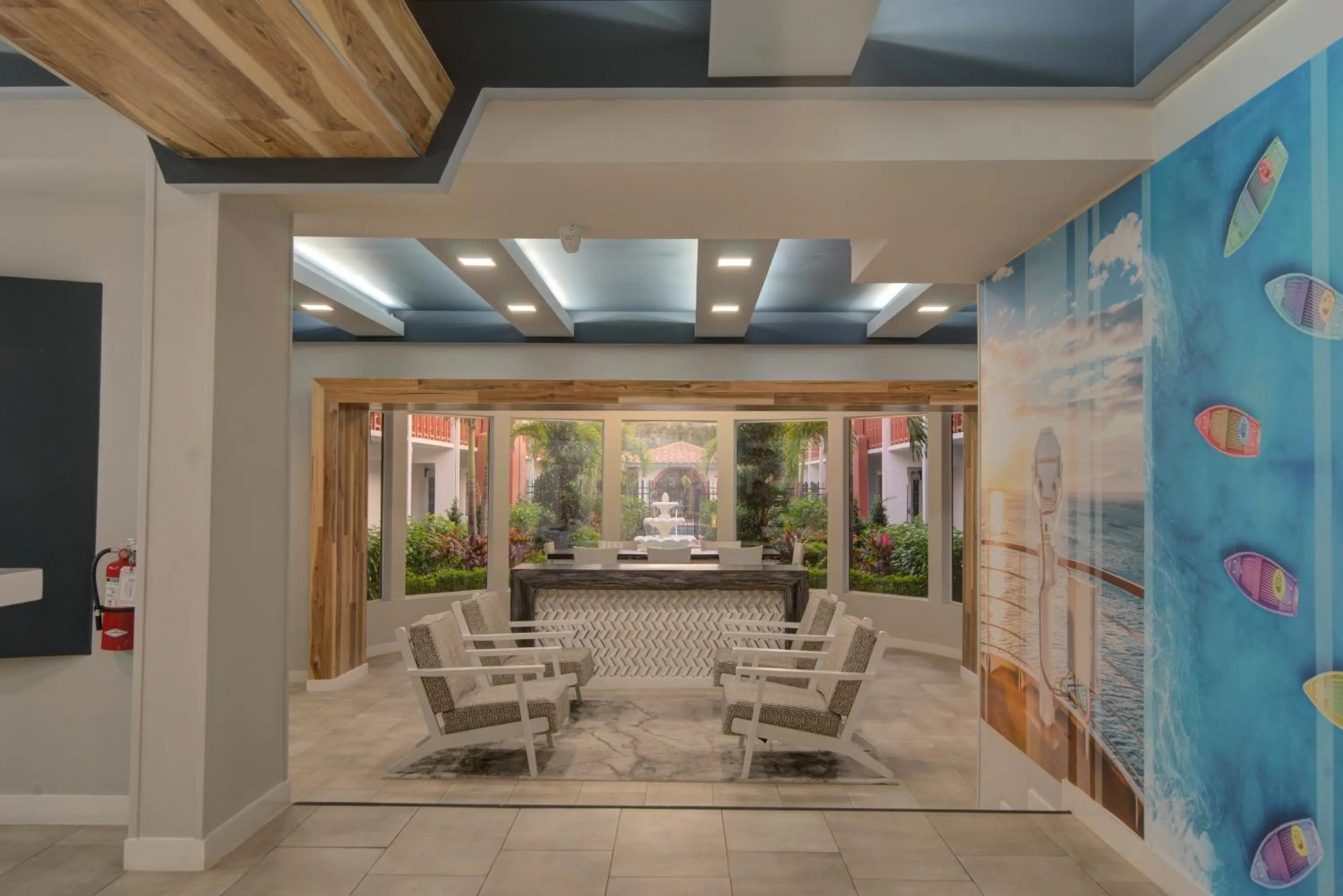 Seating area in Clarion Pointe Tampa-Brandon Near Fairgrounds and Casino