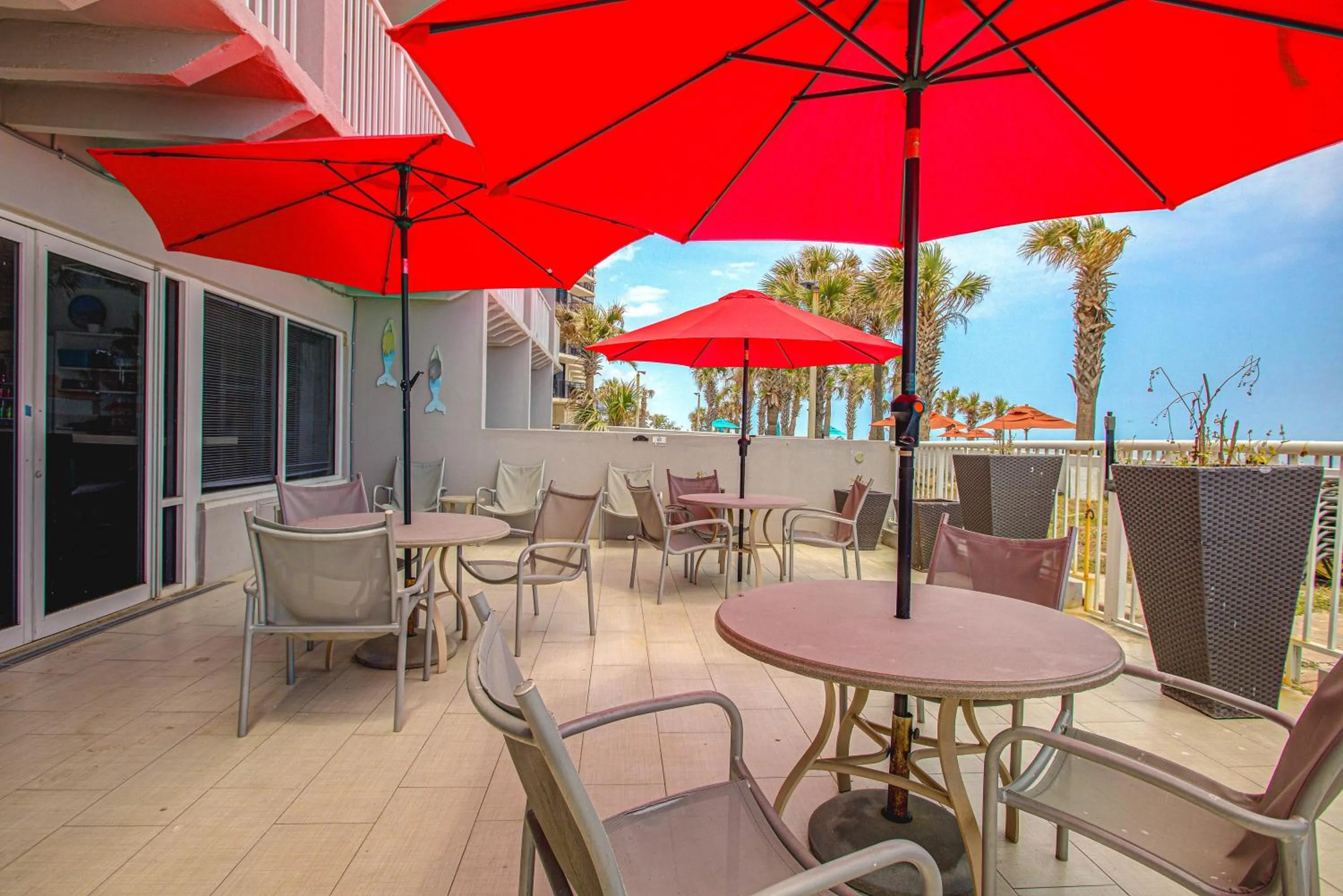 Patio in Beach House Inn