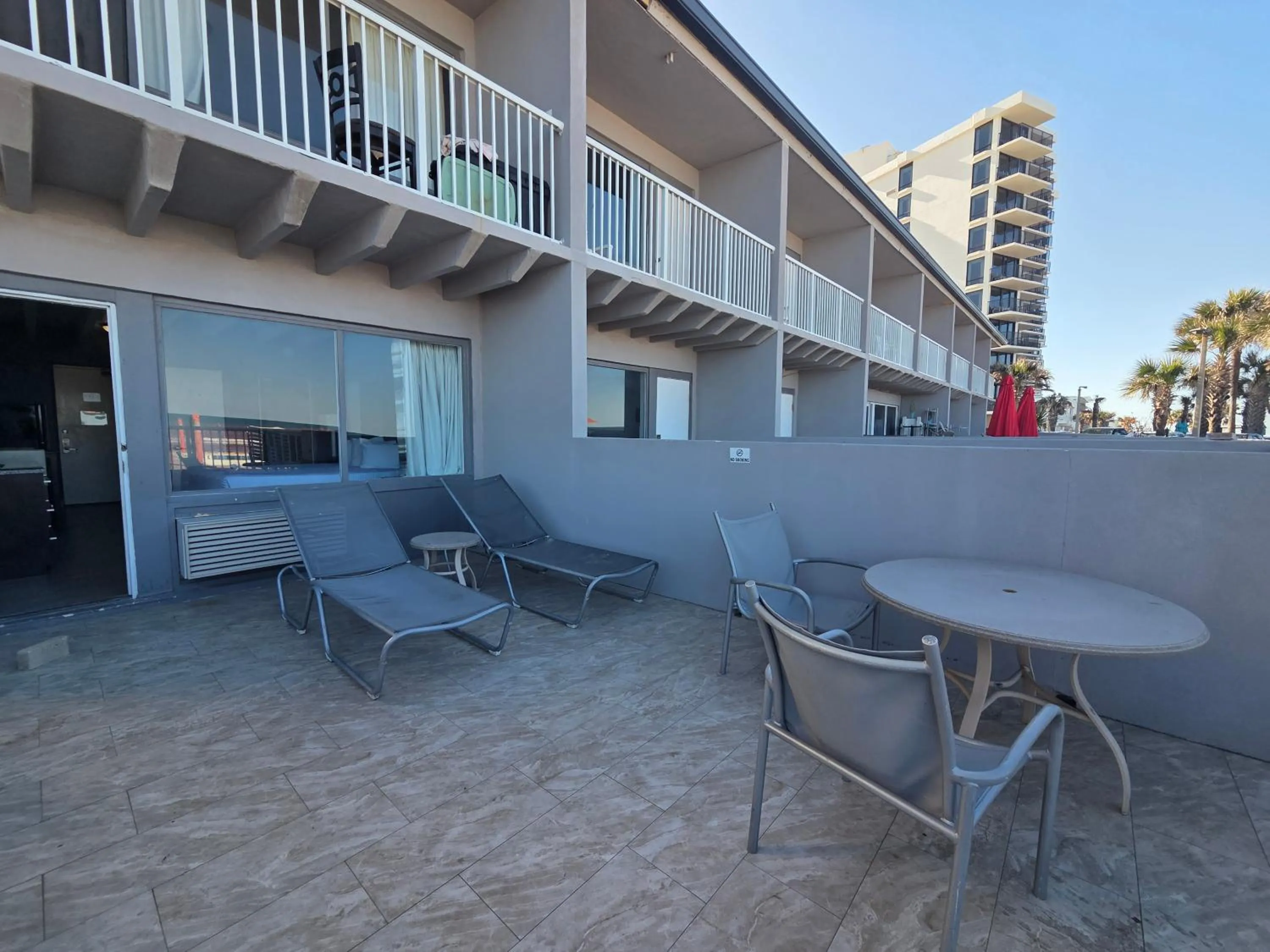 Property building in Beach House Inn