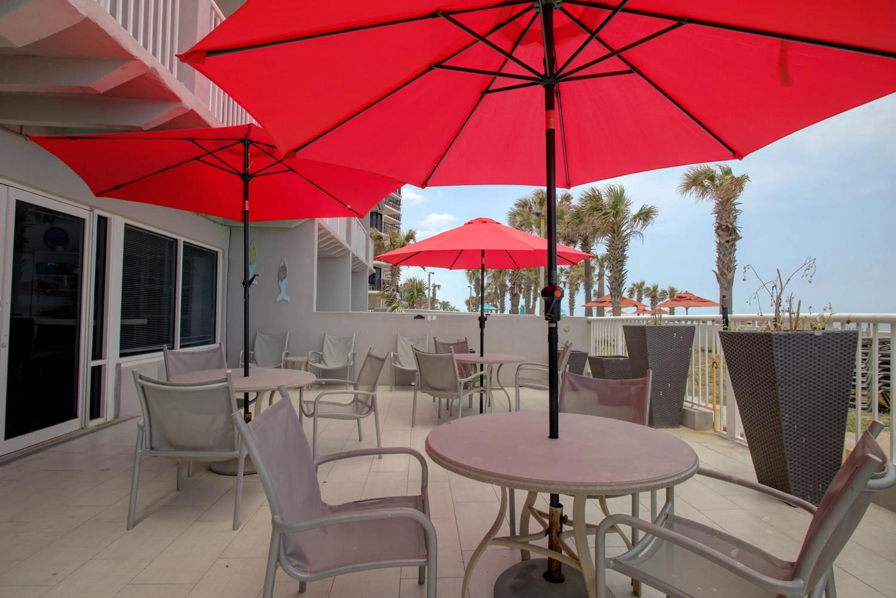 Patio in Beach House Inn