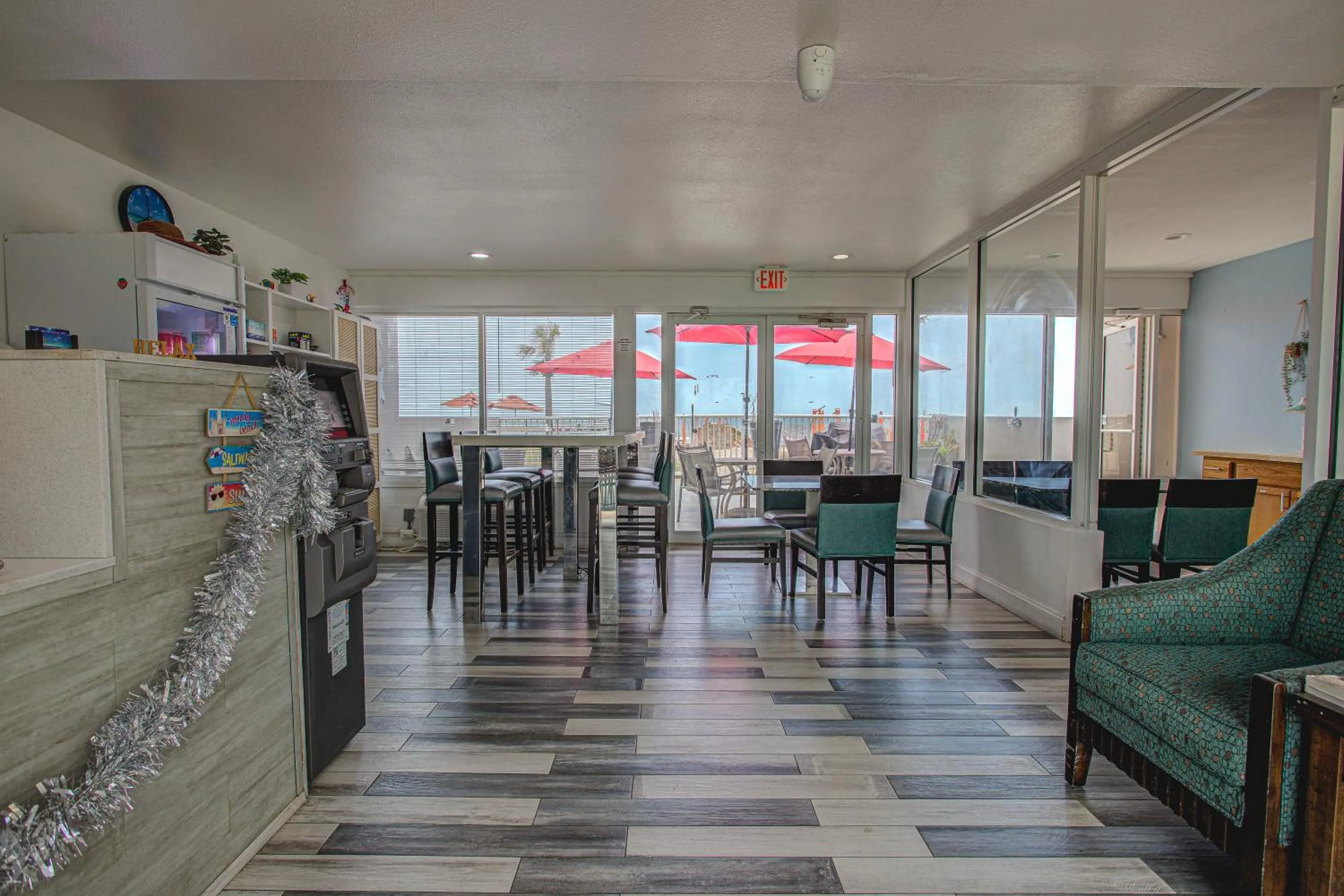 Property building in Beach House Inn