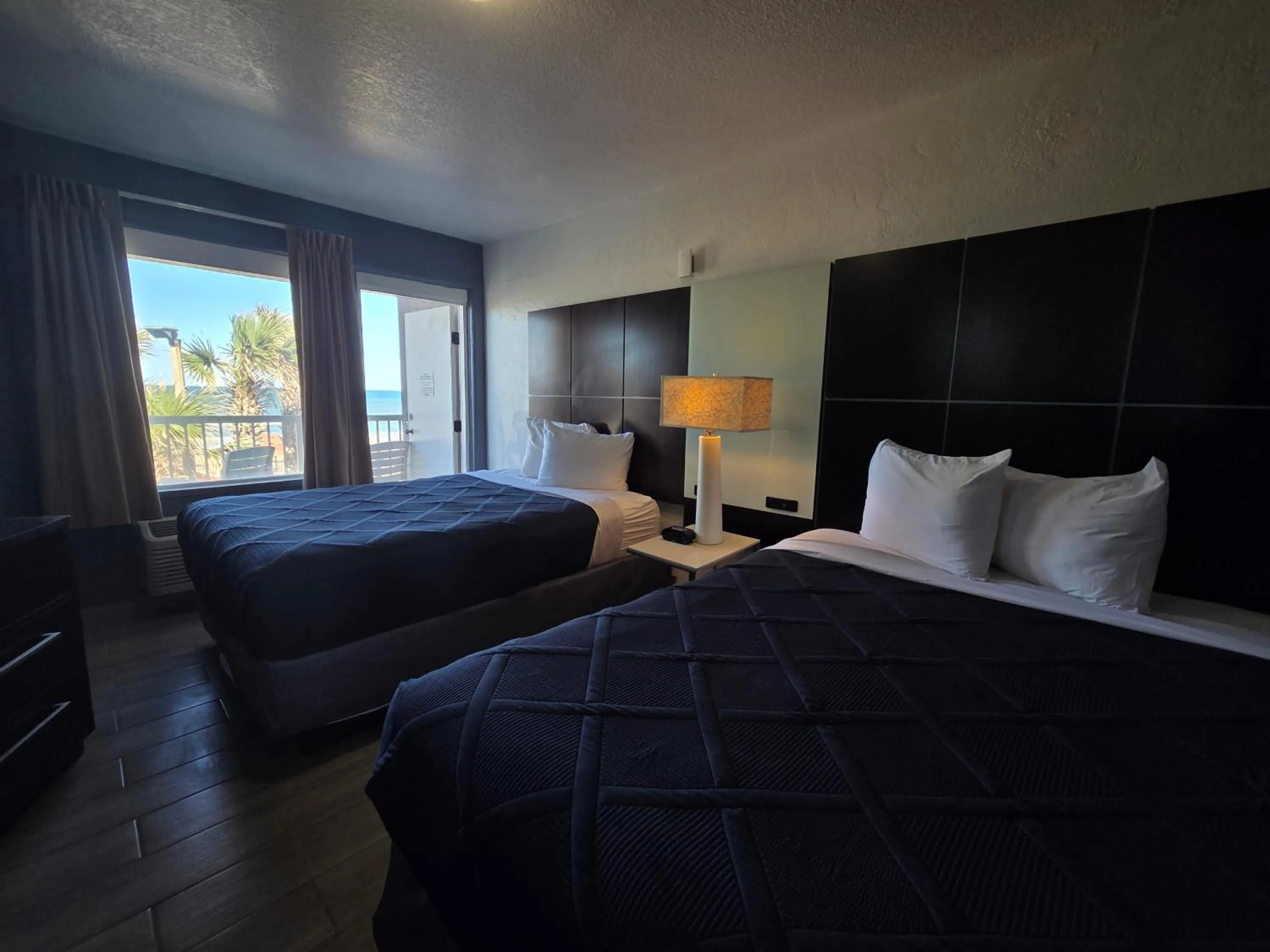 View (from property/room), Bed in Beach House Inn