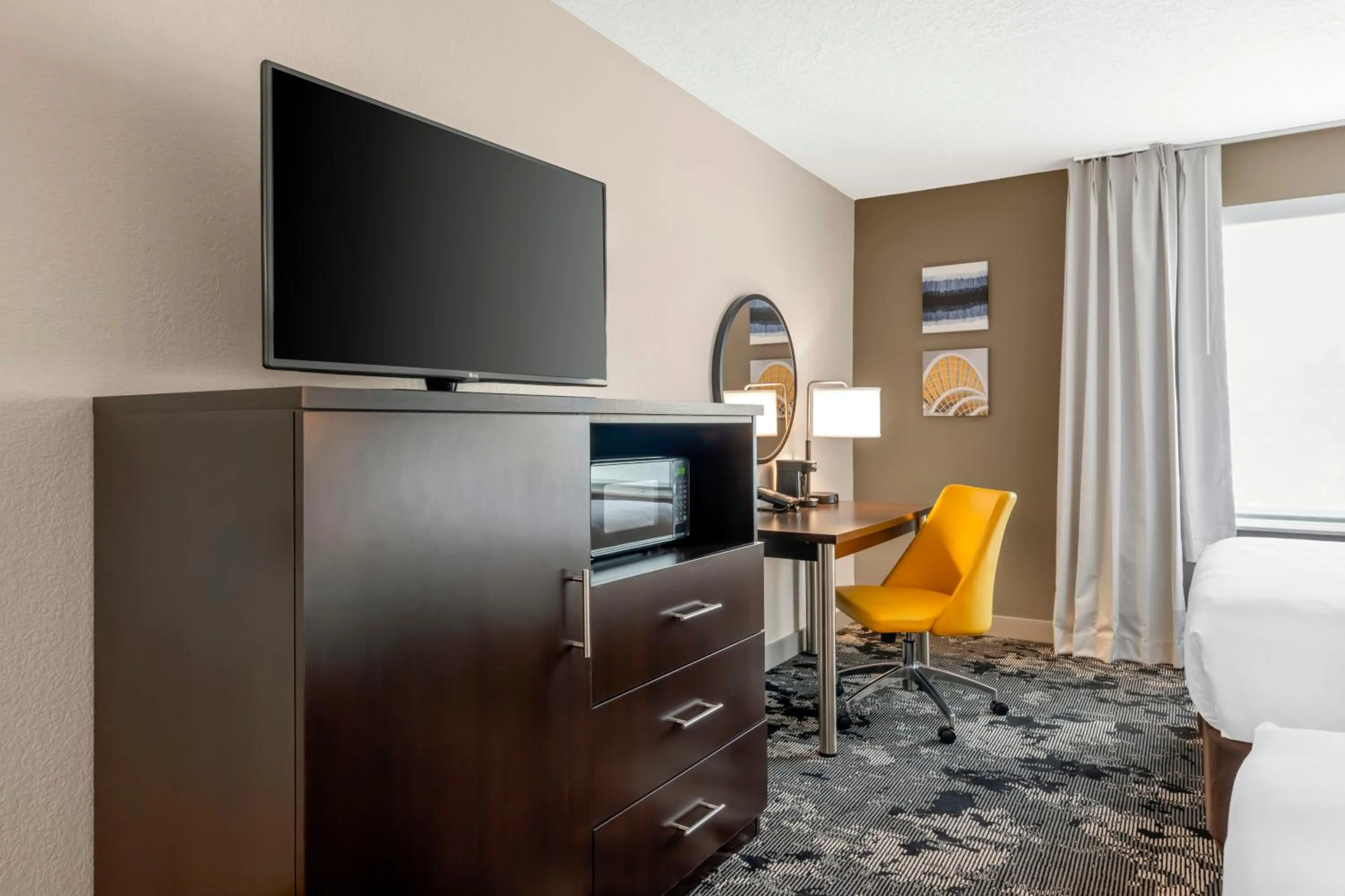 TV and multimedia in Comfort Inn & Suites Near Universal Orlando Resort-Convention Ctr